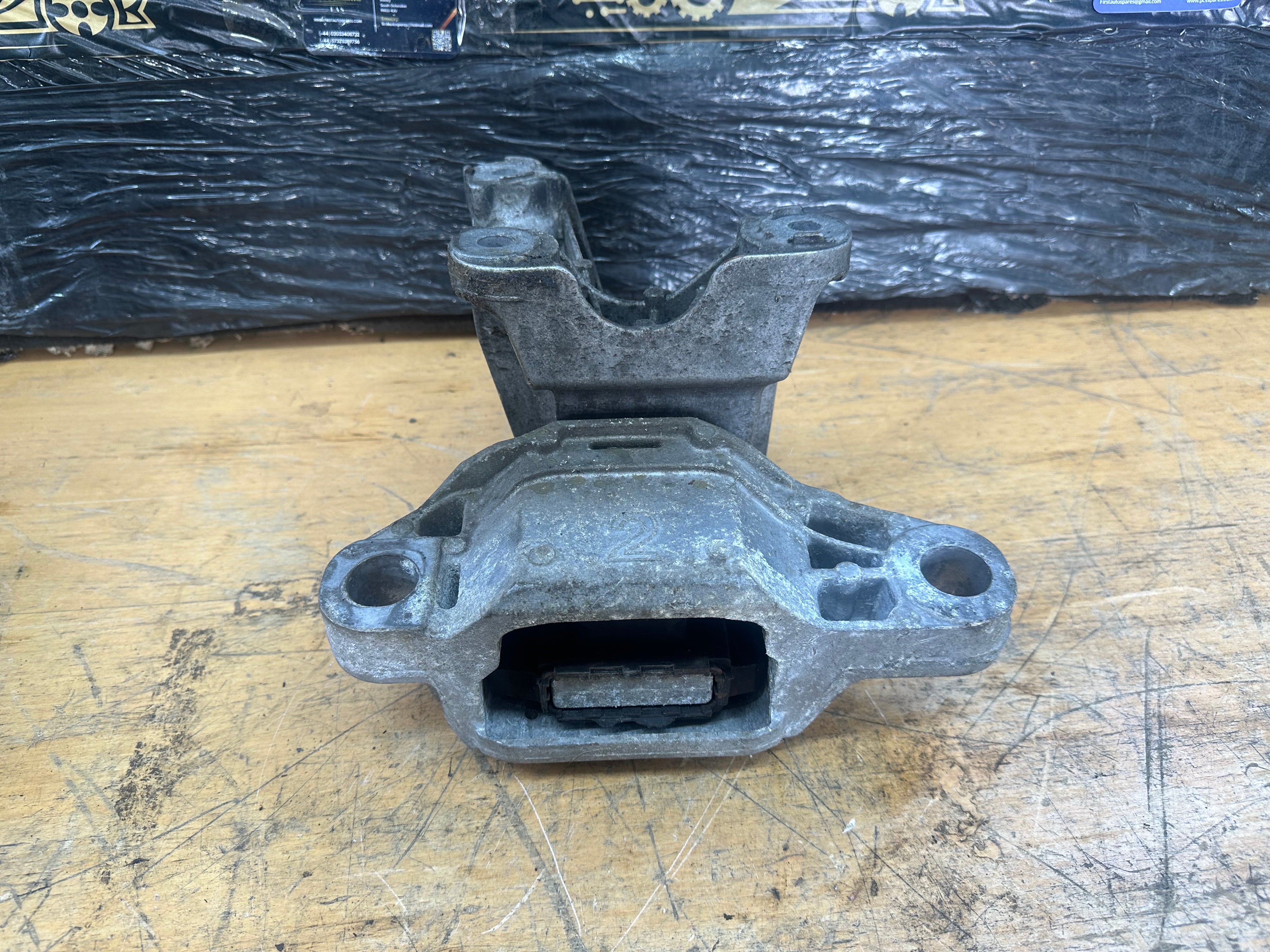 Ford Focus 2019 1.0 Petrol Gearbox Mount (JX61-7M121-AD)