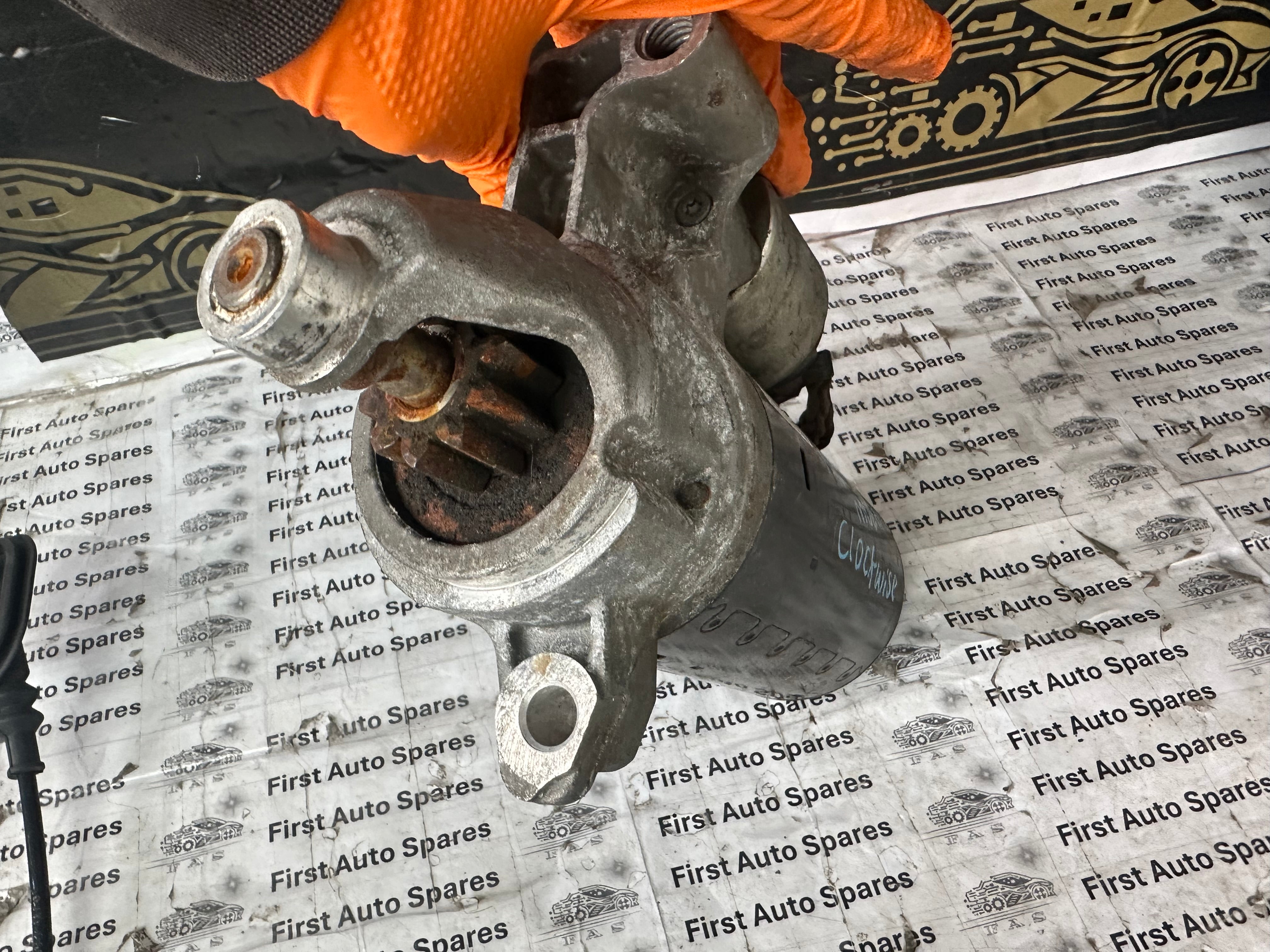Audi A4 B8 2.0 TDI Starter Motor (03L911021E) (20120914)