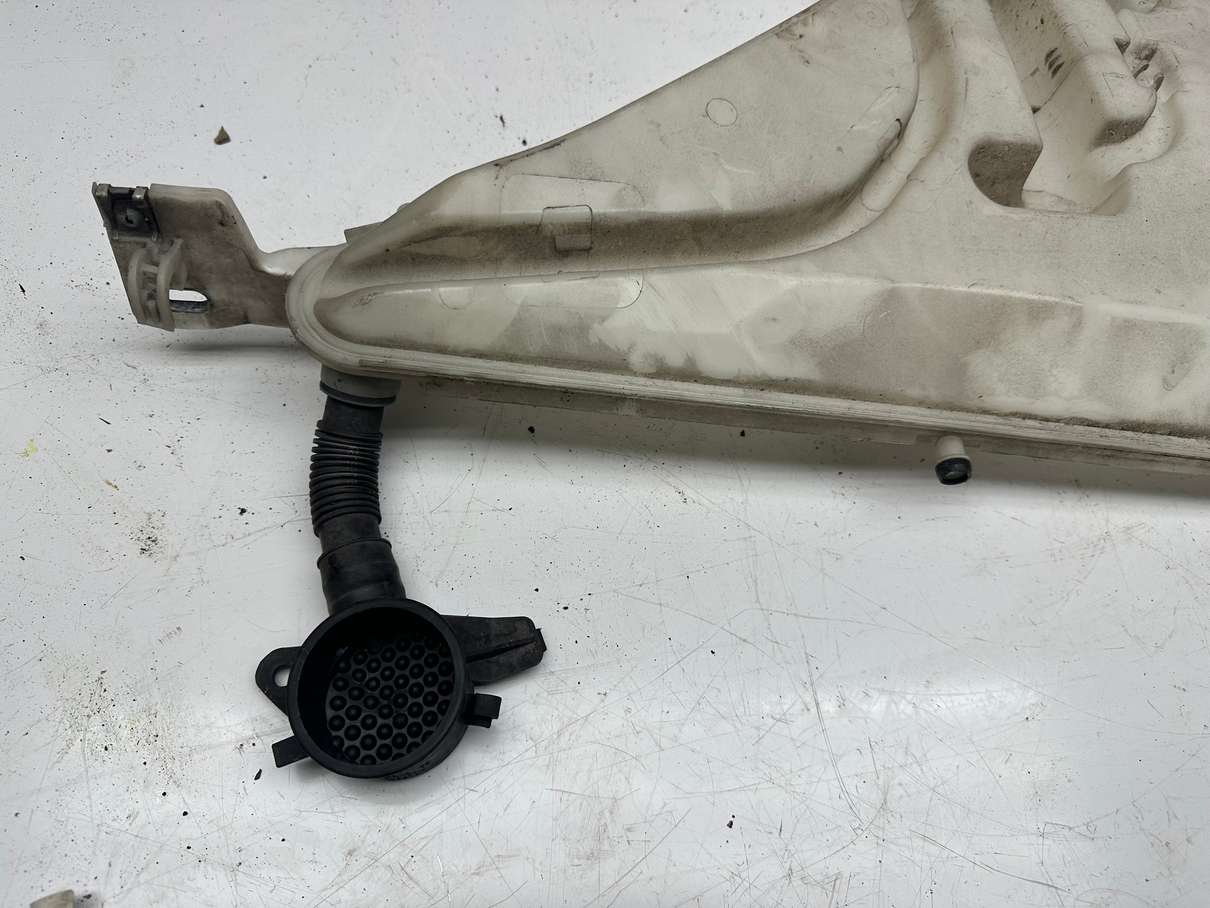 BMW 1 Series F20 2013 118D Windscreen Washer Bottle Fluid Reservoir (7241673-07)