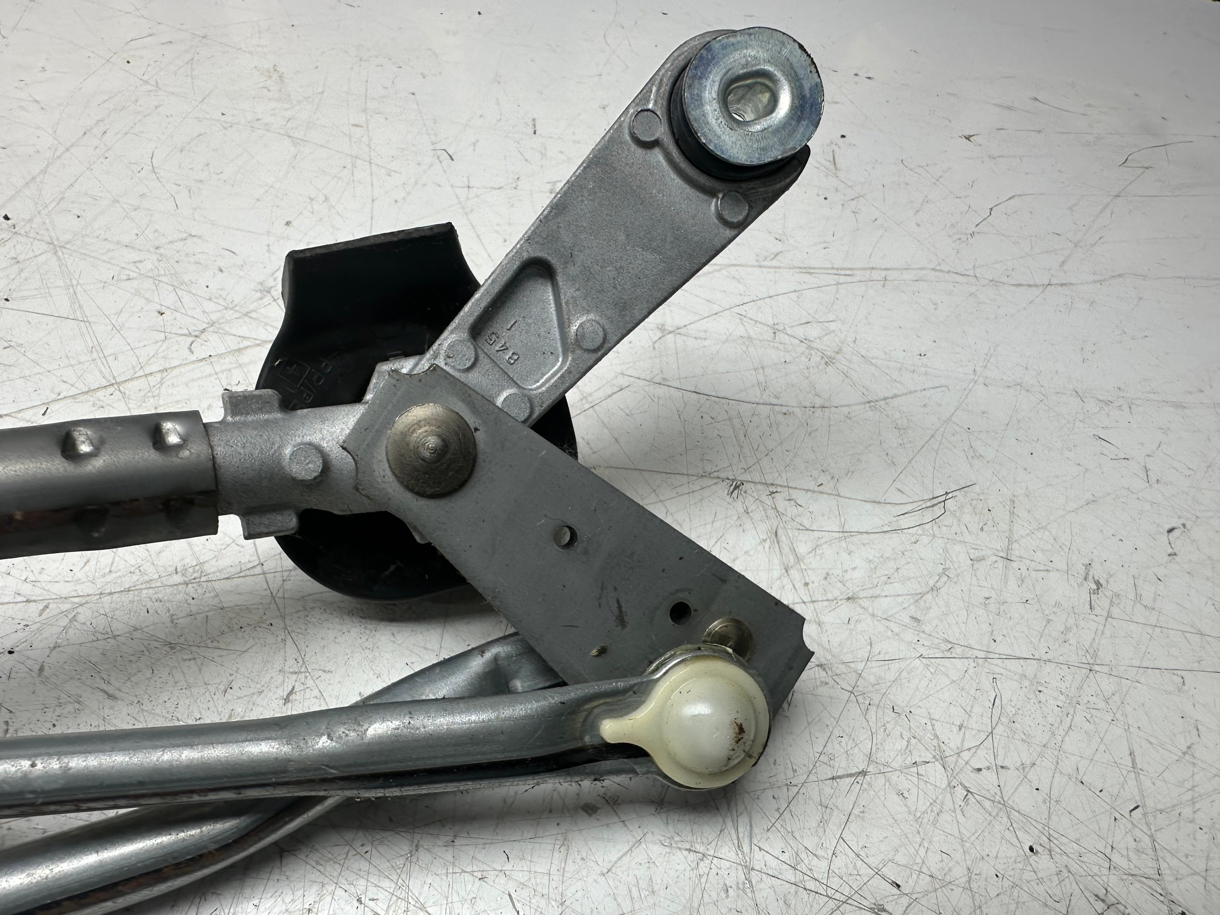 Toyota C-HR 2016–2023 Front Wiper Motor and Linkage (85110-F4020)