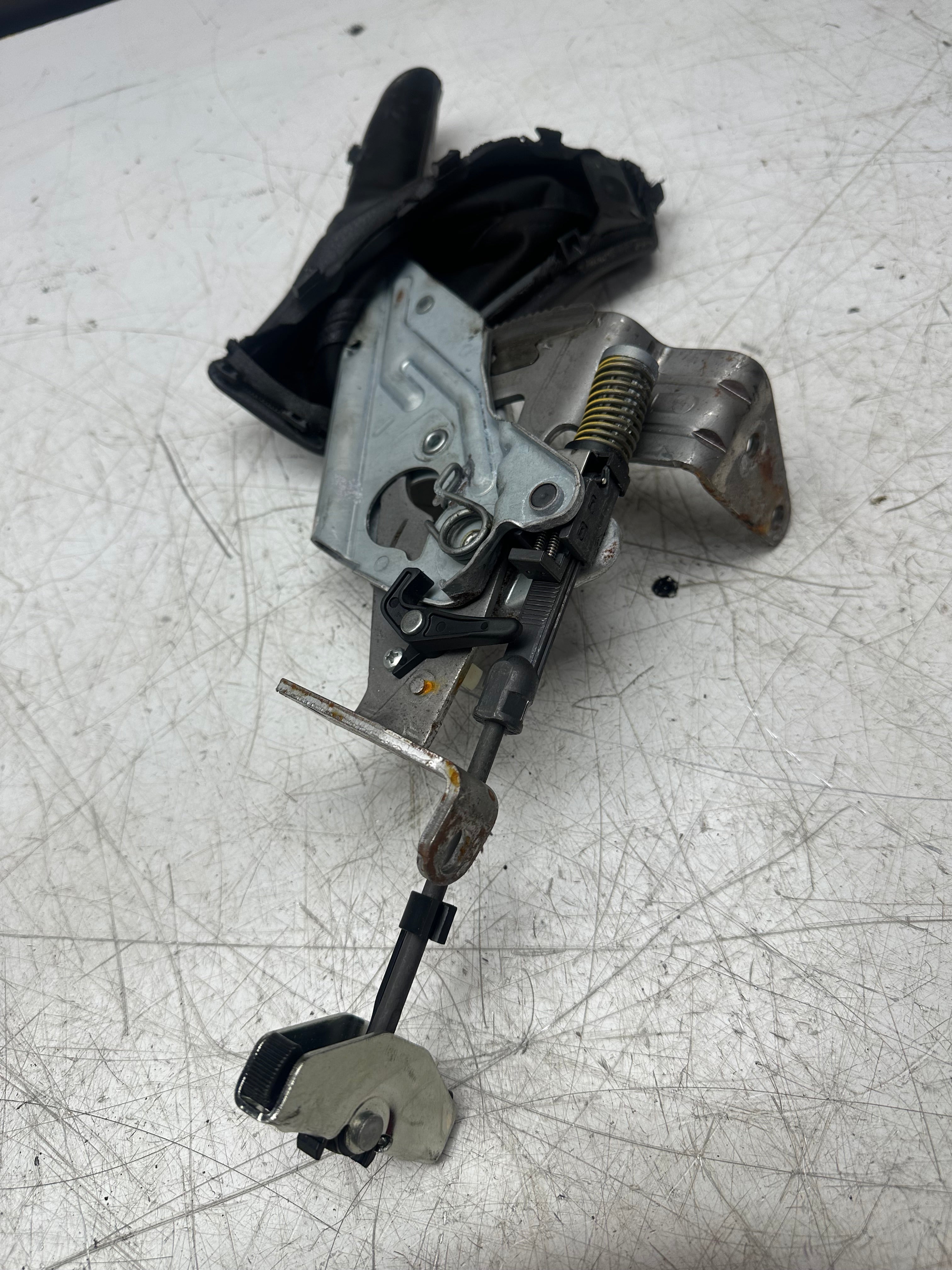 BMW 3 Series F30 Handbrake / Parking Brake Lever Mechanism (2012–2019)(6799102)