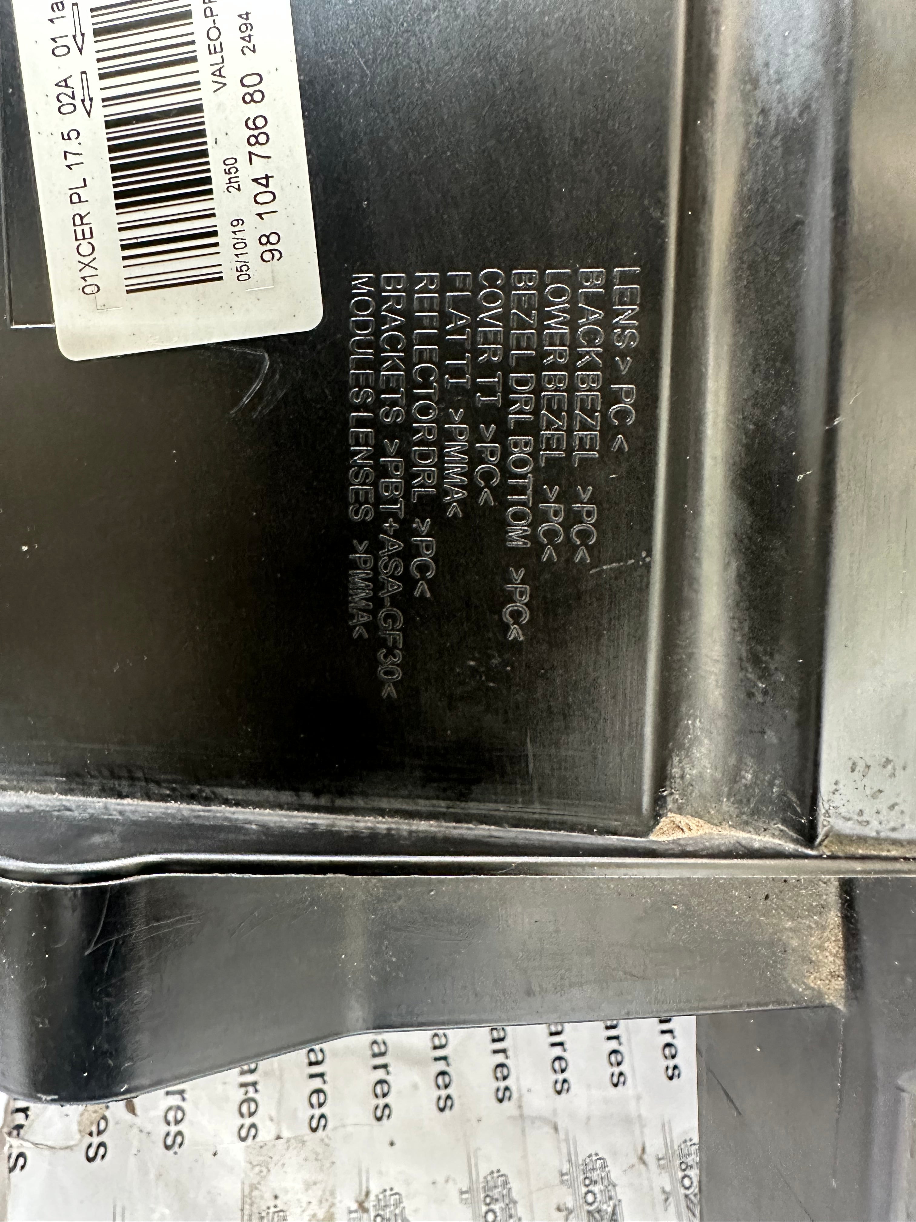 Peugeot 3008 5008 2017–2020 Right LED Headlight (89909536)