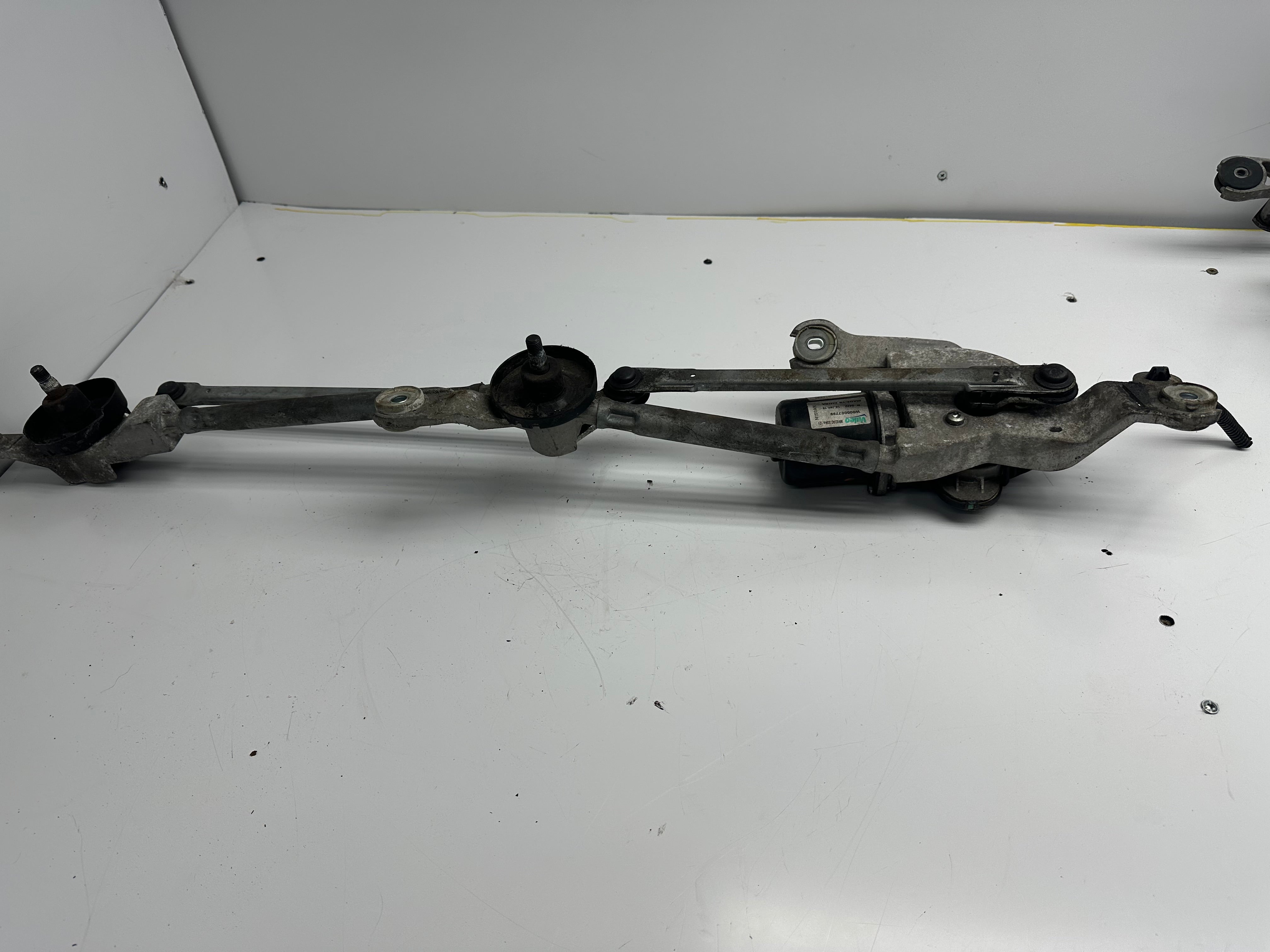 Nissan Juke Front Wiper Motor & Linkage (28800 1KE0C, W0000011243)