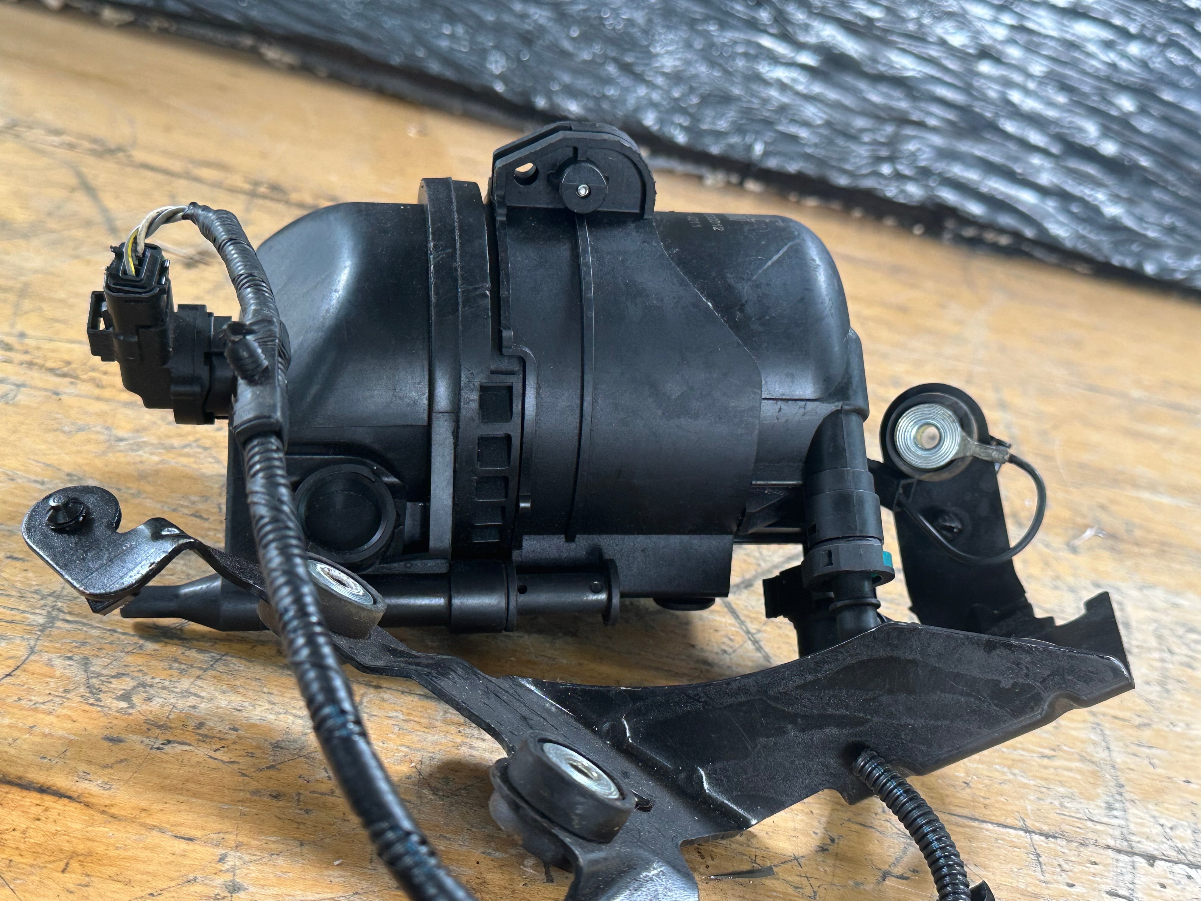 Jaguar Land Rover 2016 Diesel Fuel Filter Blue Print (GX73-9D202-AD) (ADBP230012)