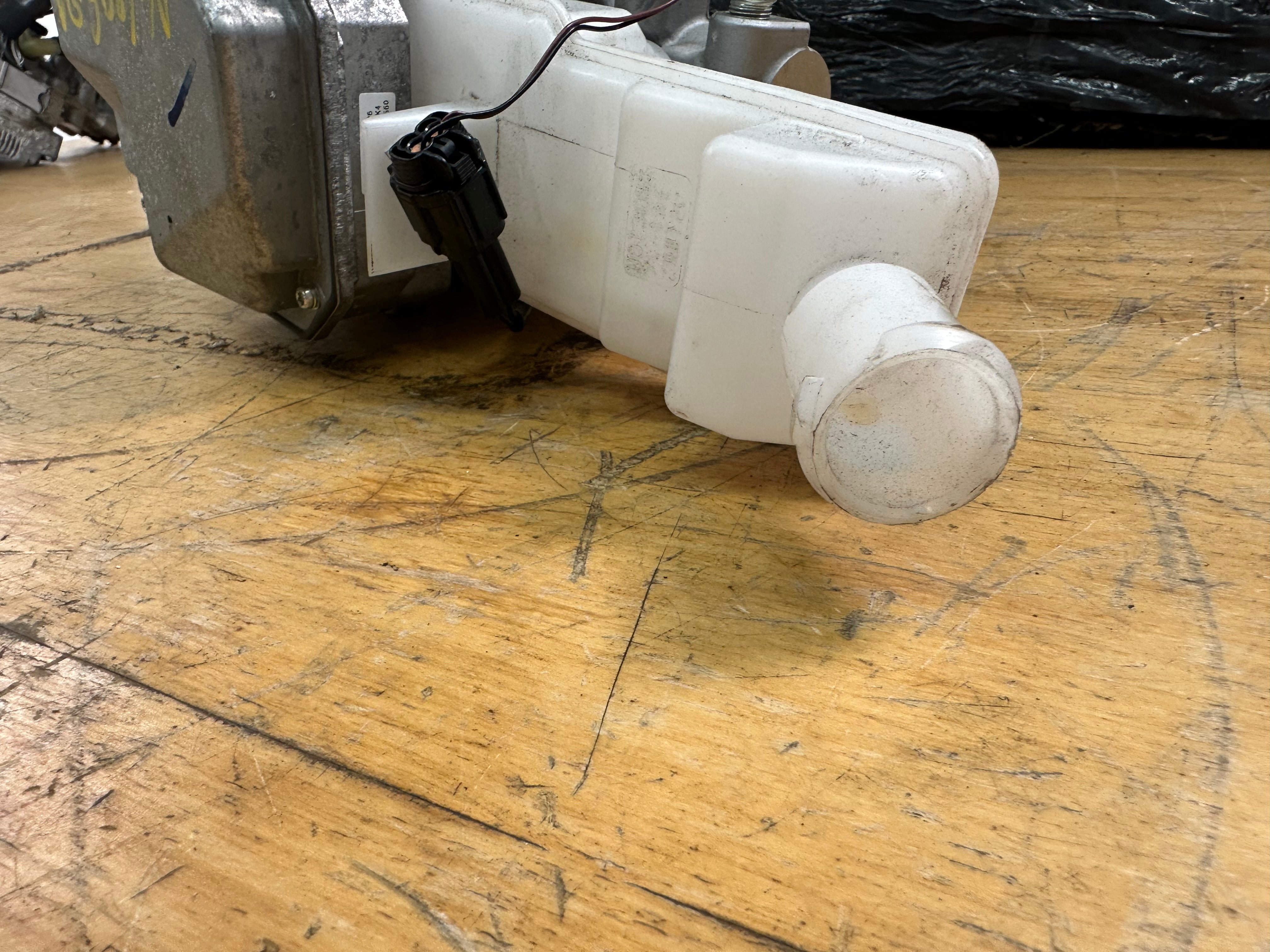 Nissan Leaf 2017–2023 Brake Servo & Master Cylinder (EAC1035-04A) (EAC103504A)