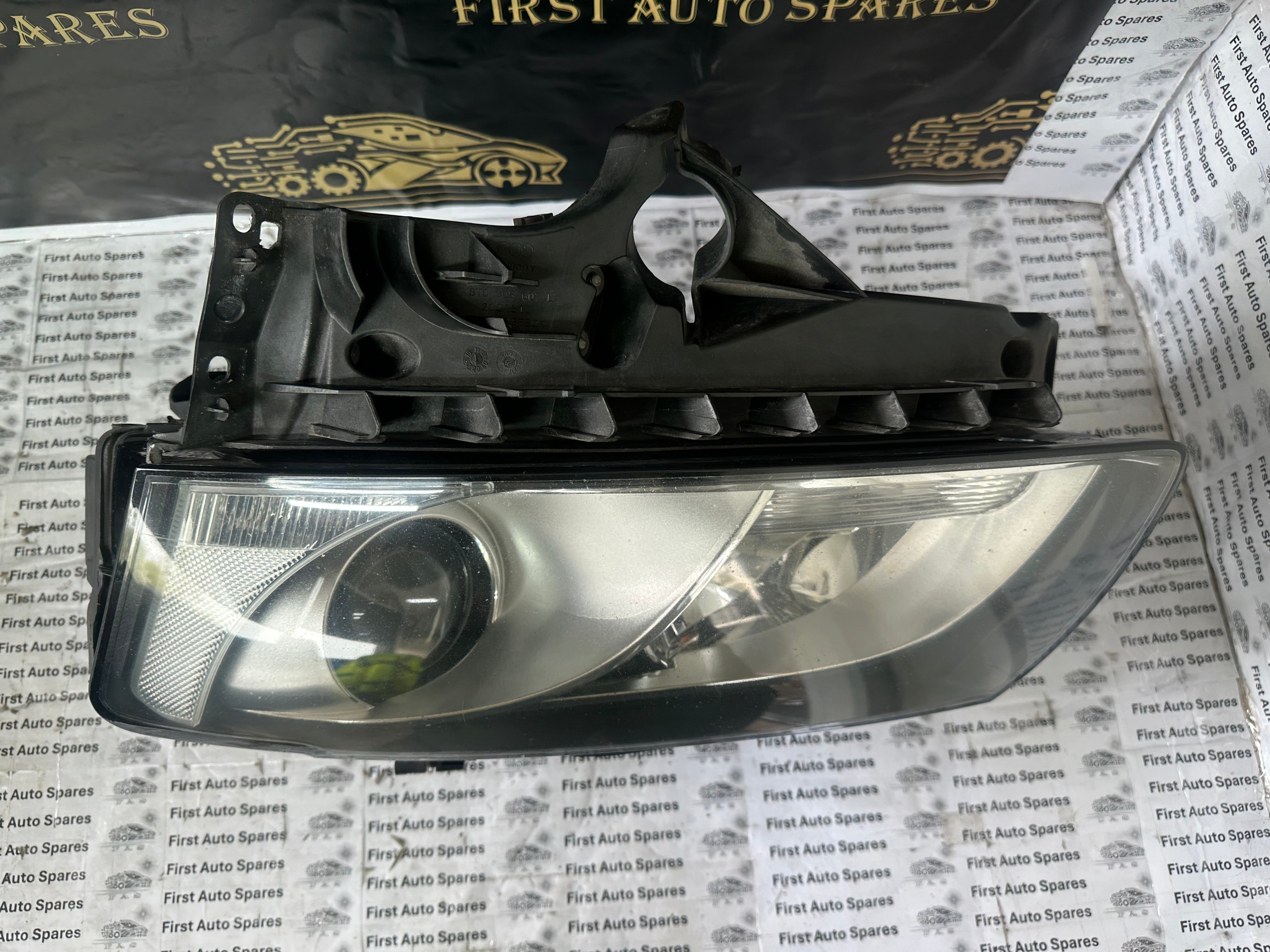 Audi A5 2010 Left Headlight with Bracket (8T0941003AB) (2001812)