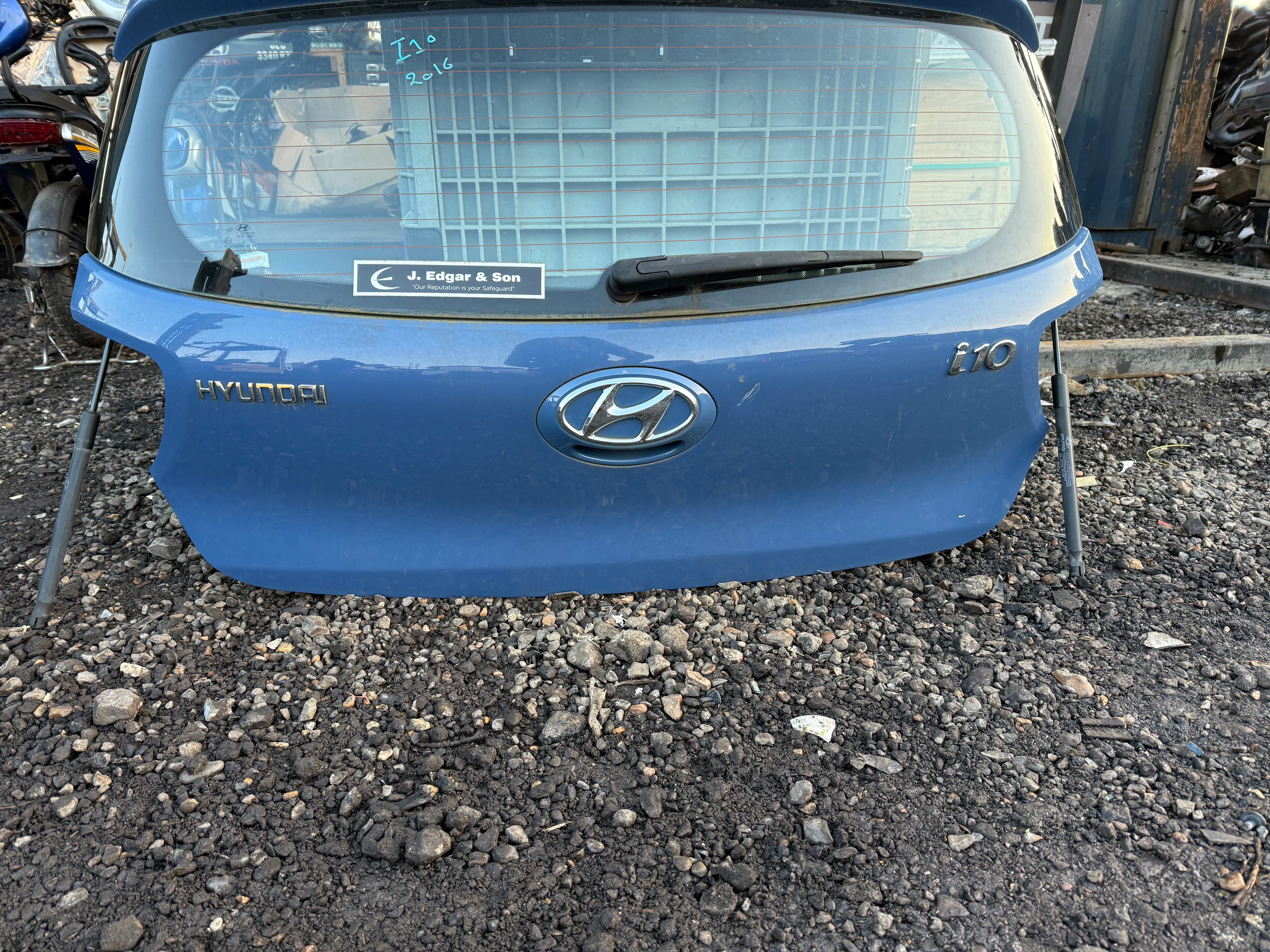 Hyundai i10 2016 Tailgate in Blue Colour