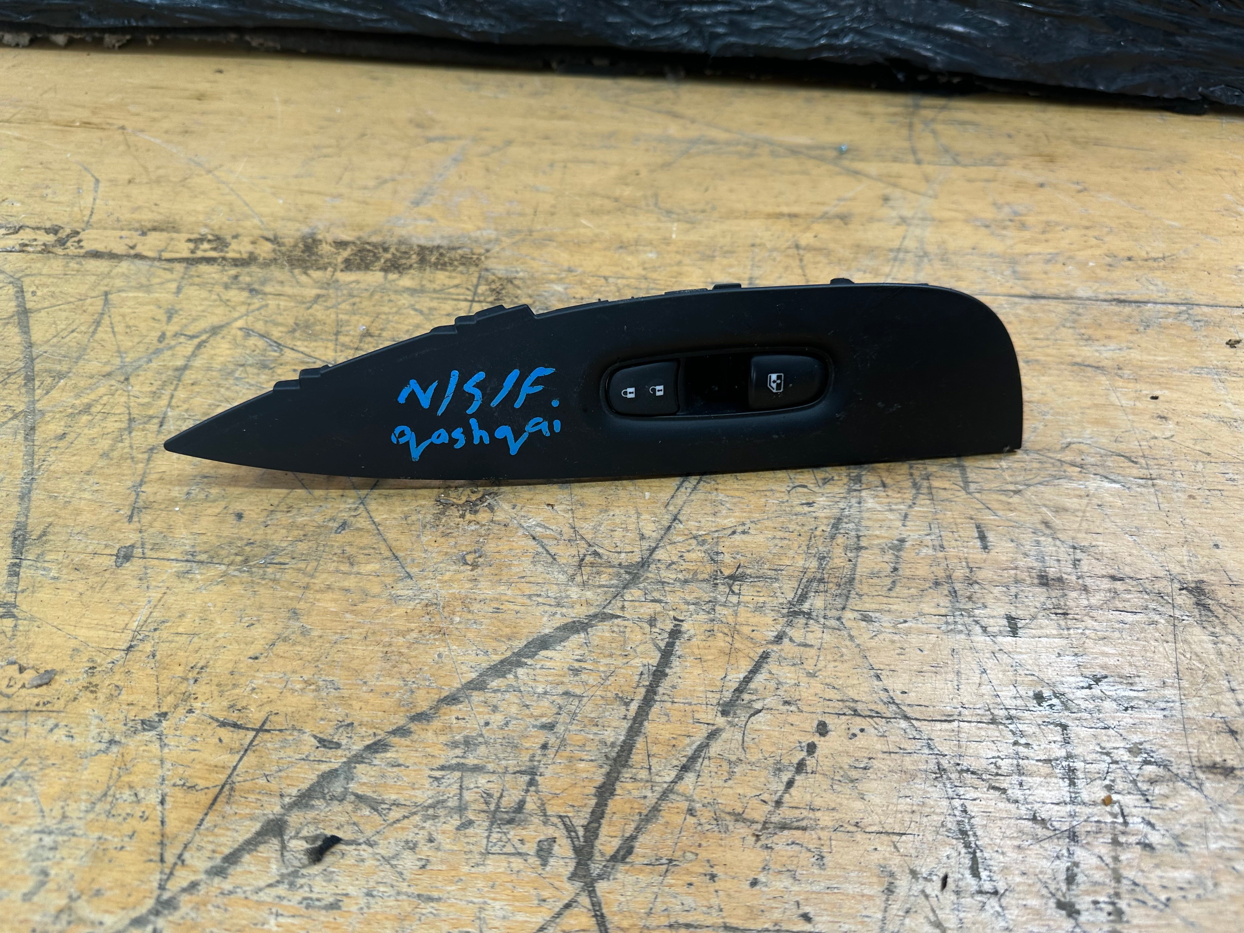 Nissan Qashqai J11 2015 Front Left Door N/S/F Window Switch Button (80961 4EA0AX)