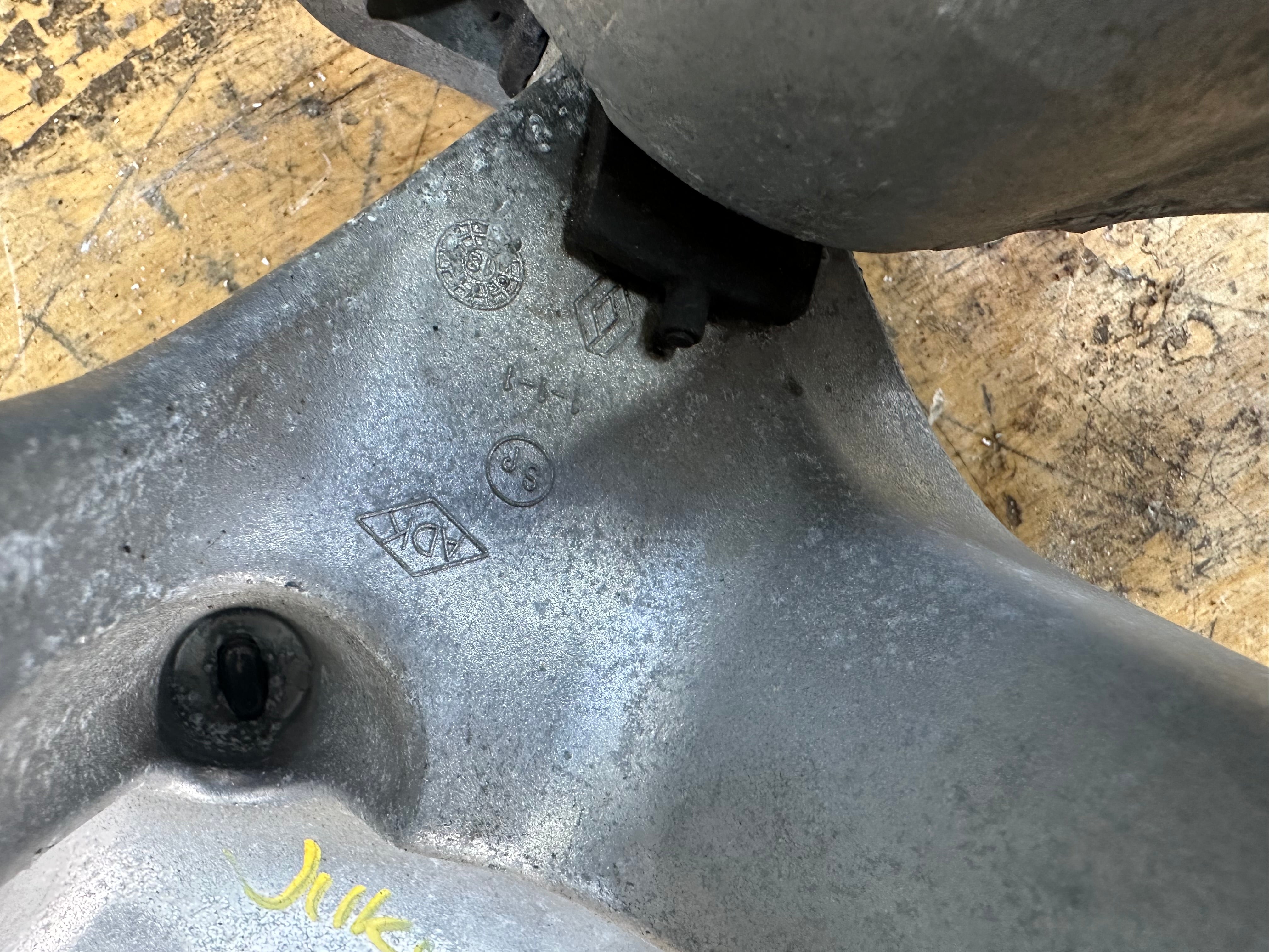 Nissan Juke MK2 2019–2023 Right Driver's Side Engine Mount Bracket