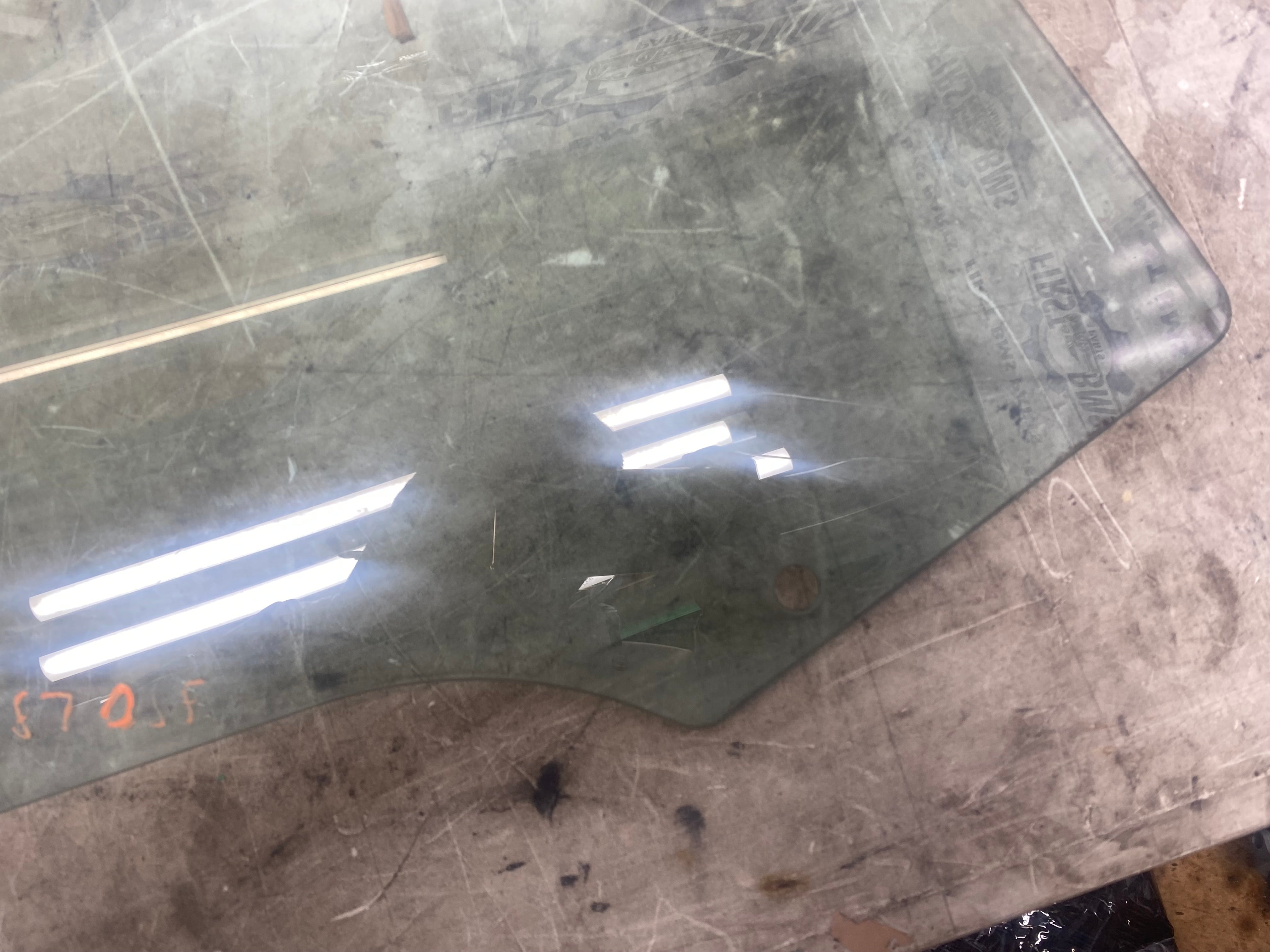 BMW 1 Series E87 Front Driver Side Window Glass 2004–2011