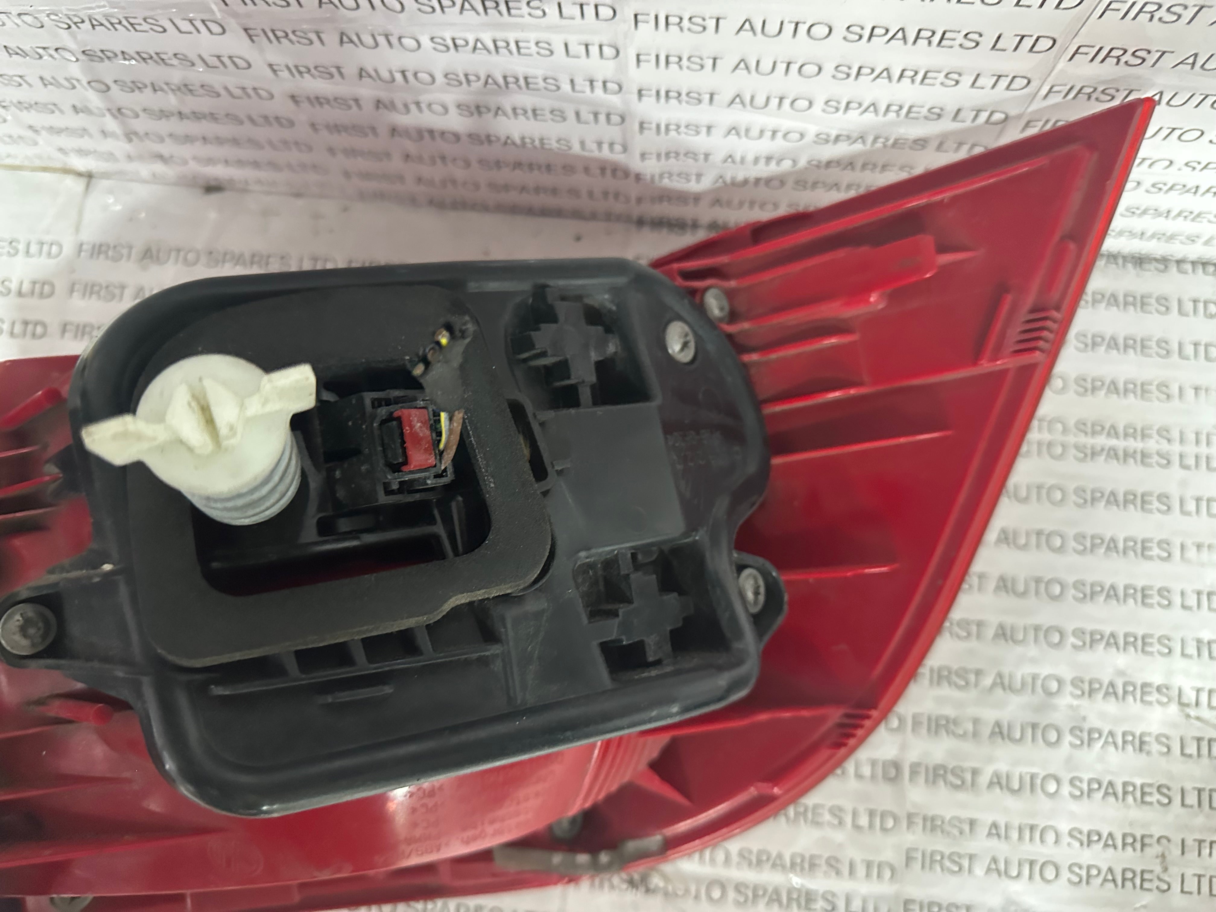 Volkswagen Passat B7 Right Rear Tail Light (3AF945096A)