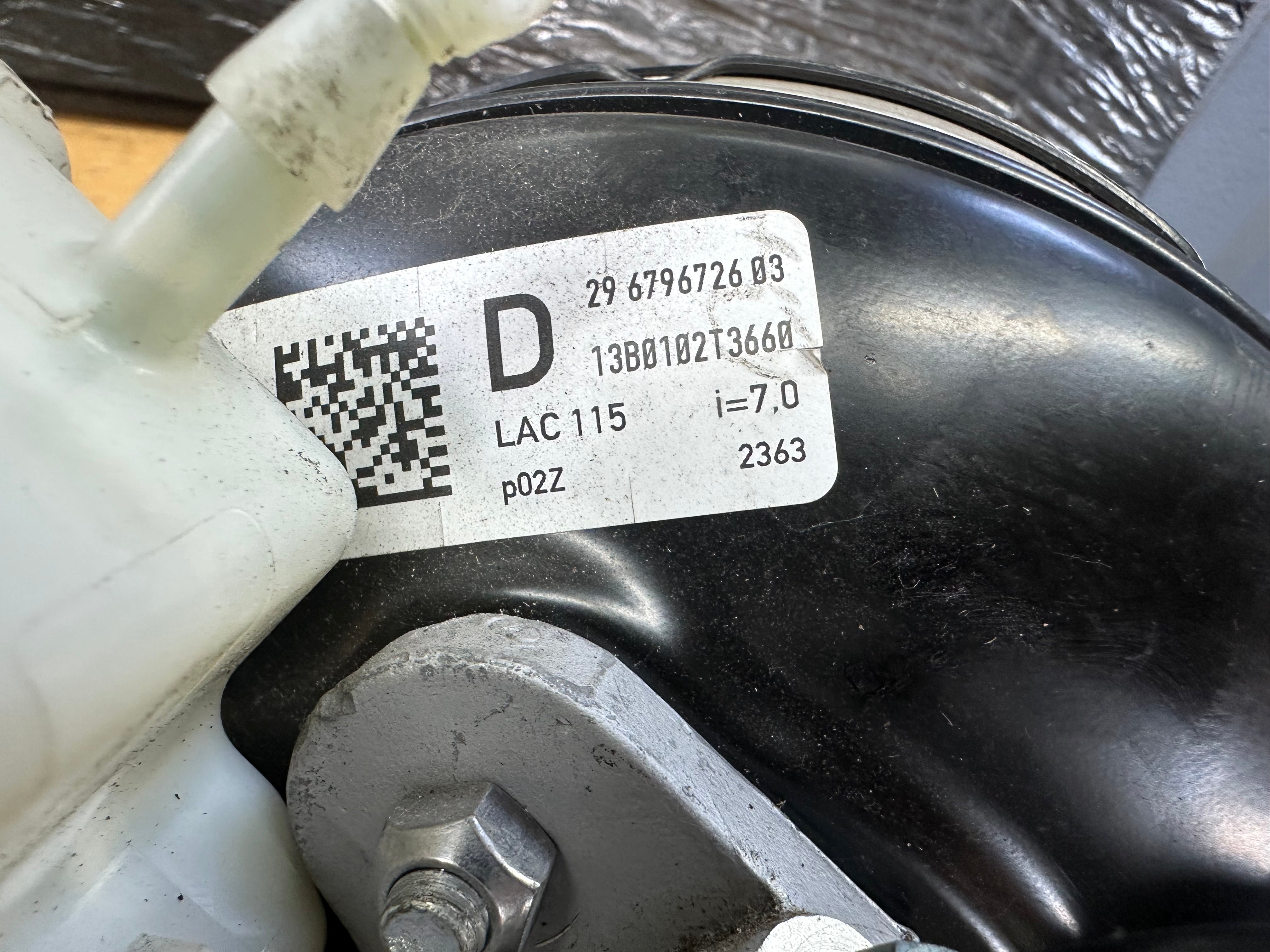 BMW 5 Series F10 2016 Brake Servo and Master Cylinder (296796726 03)