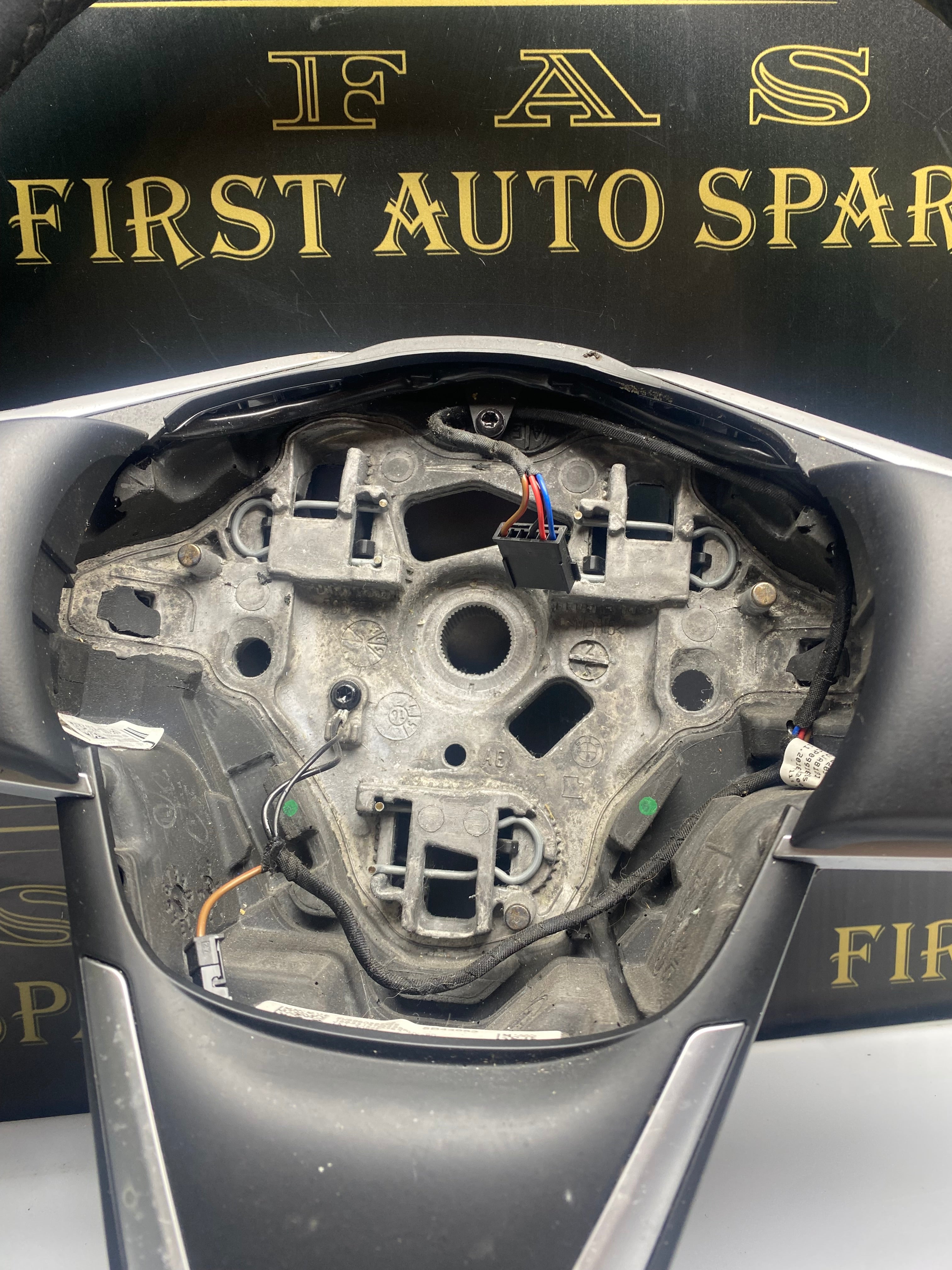 BMW X1 F48 Multifunction Steering Wheel – 2015–2022 (308626499AWX-AD)