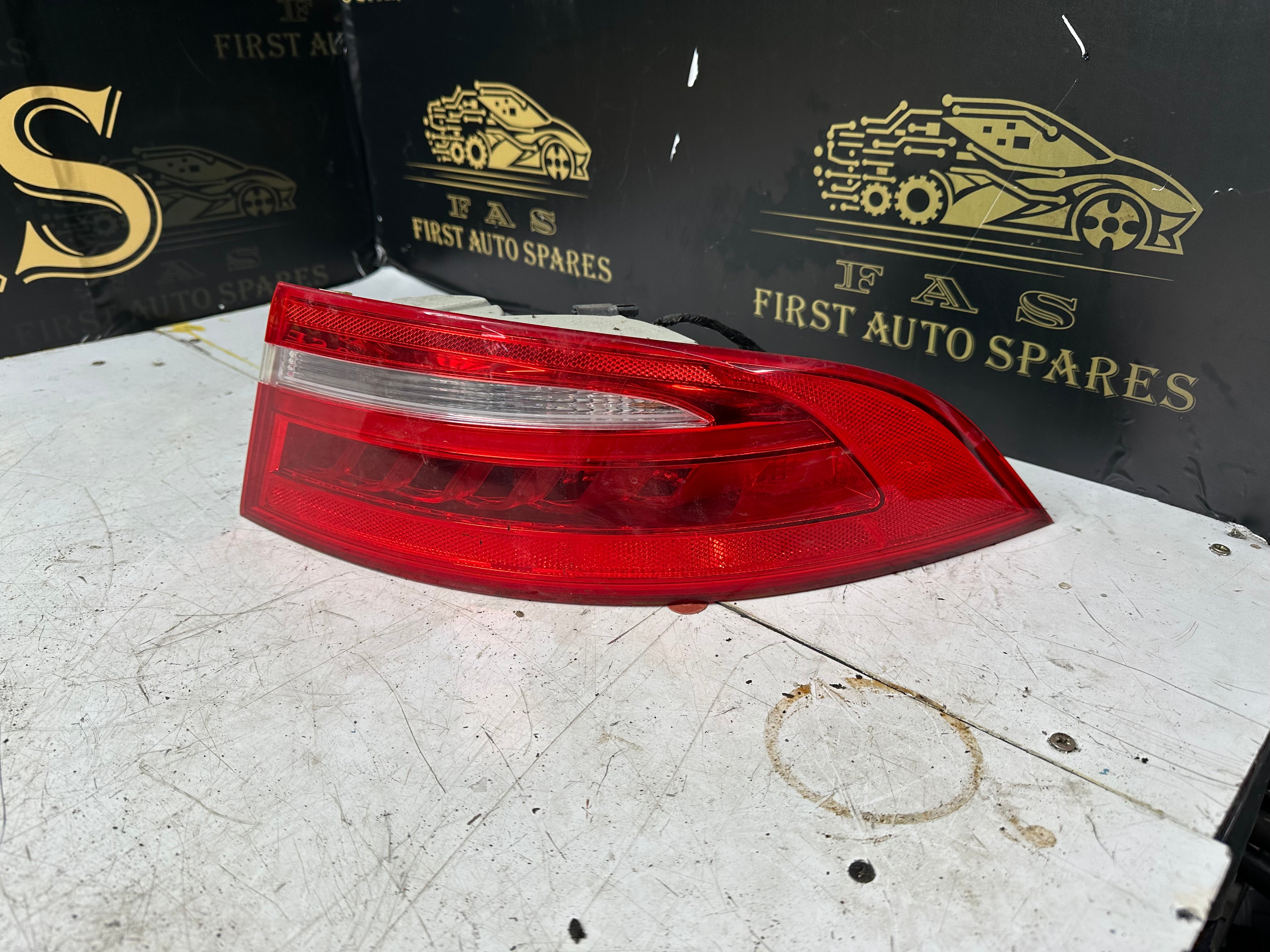 Jaguar XE / XF 2018 Right Outer LED Tail Light (GX73-13404-AE)