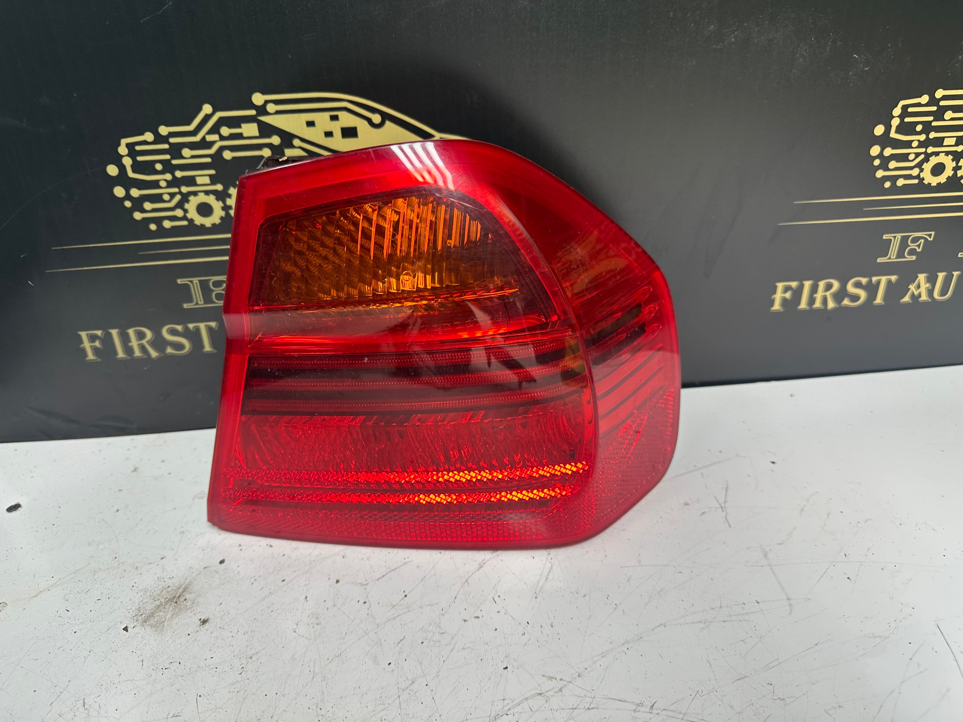 BMW 3 Series E90 E91 E93 2008 Right Rear Tail Light (276302 R)