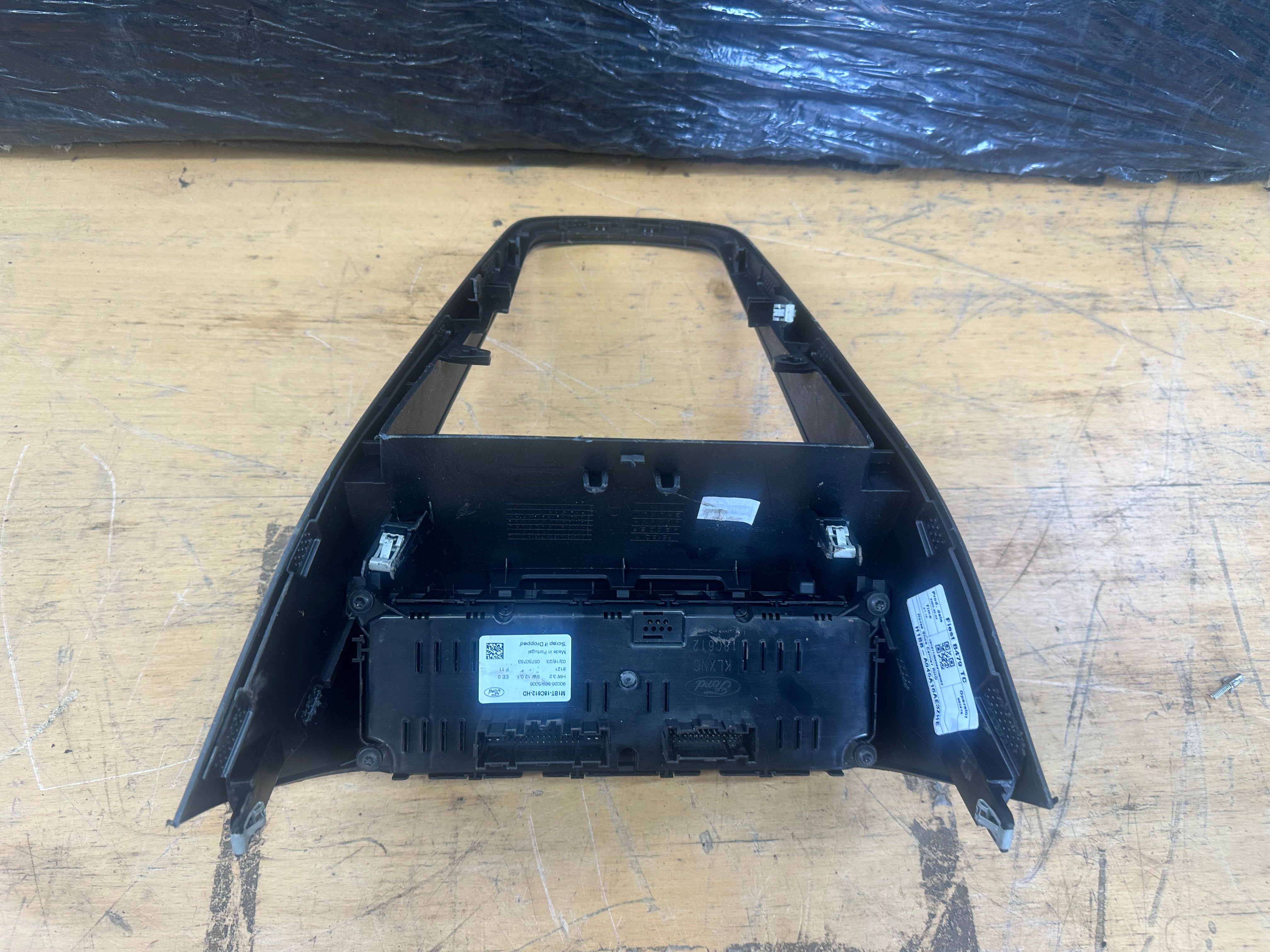 Ford Fiesta 2017-2023 Heater Control Switch Panel & Trim (M1BT-18C612-HD)