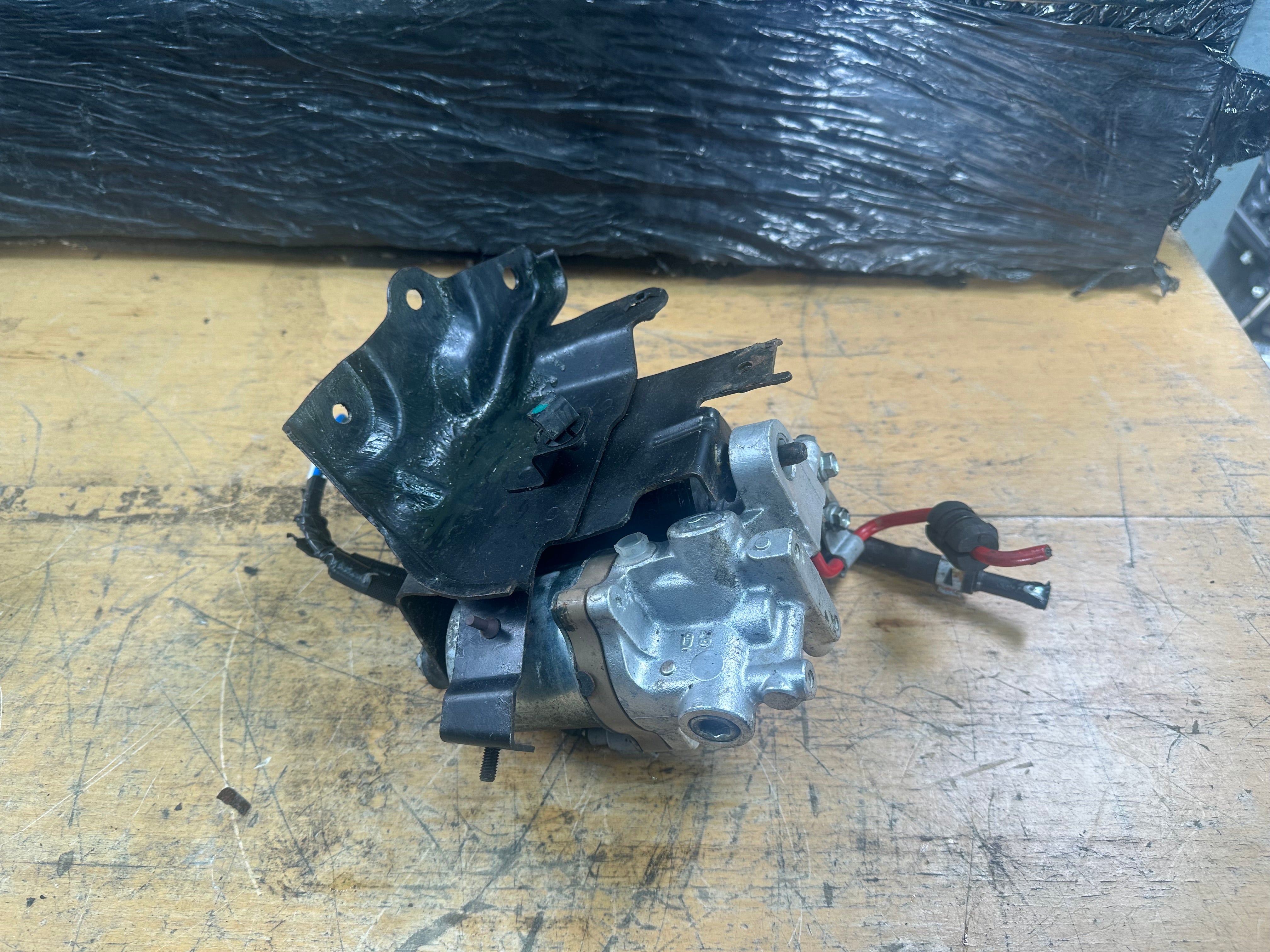 Toyota Auris 2010-2019 1.8 ABS Pump Brake Booster Actuator (47070-12010)