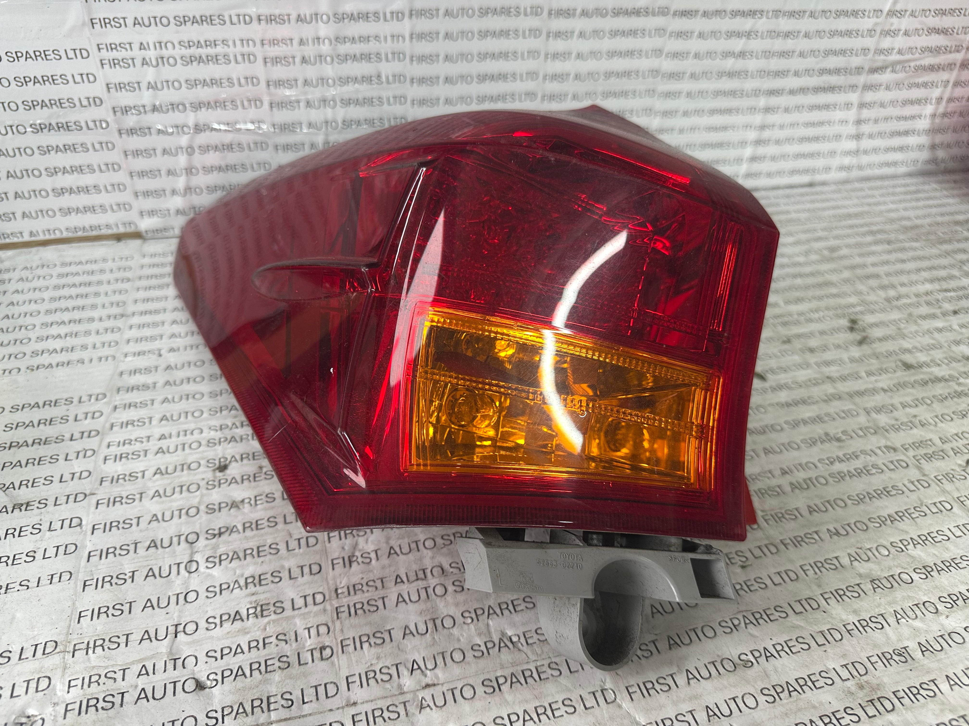 Toyota Auris Estate Left Rear Outer Tail Light (81556-02730)