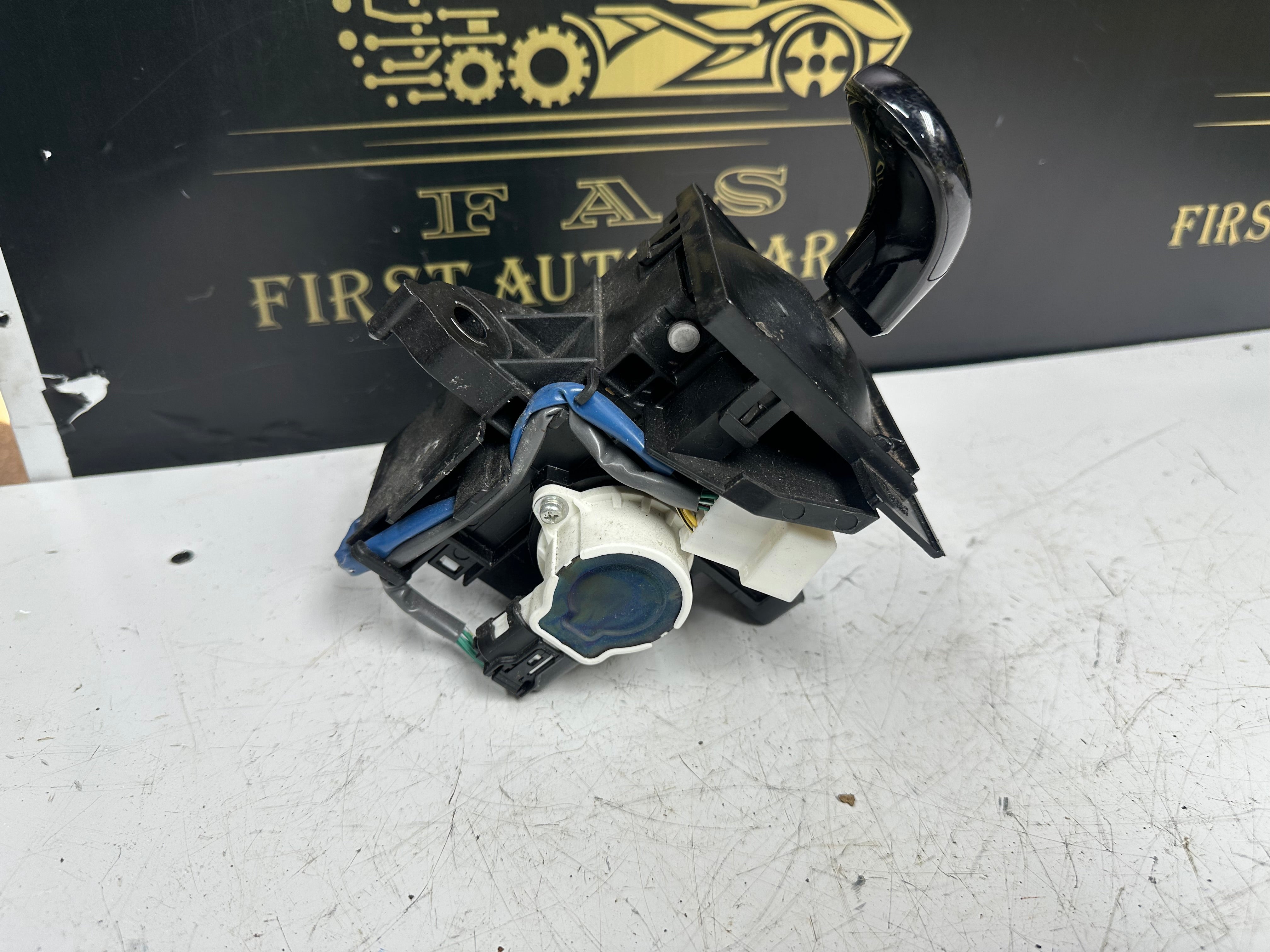 Toyota Auris 2015 Automatic Gear Selector (75C582-RHD) (>PA66-GF3<) (75G187)