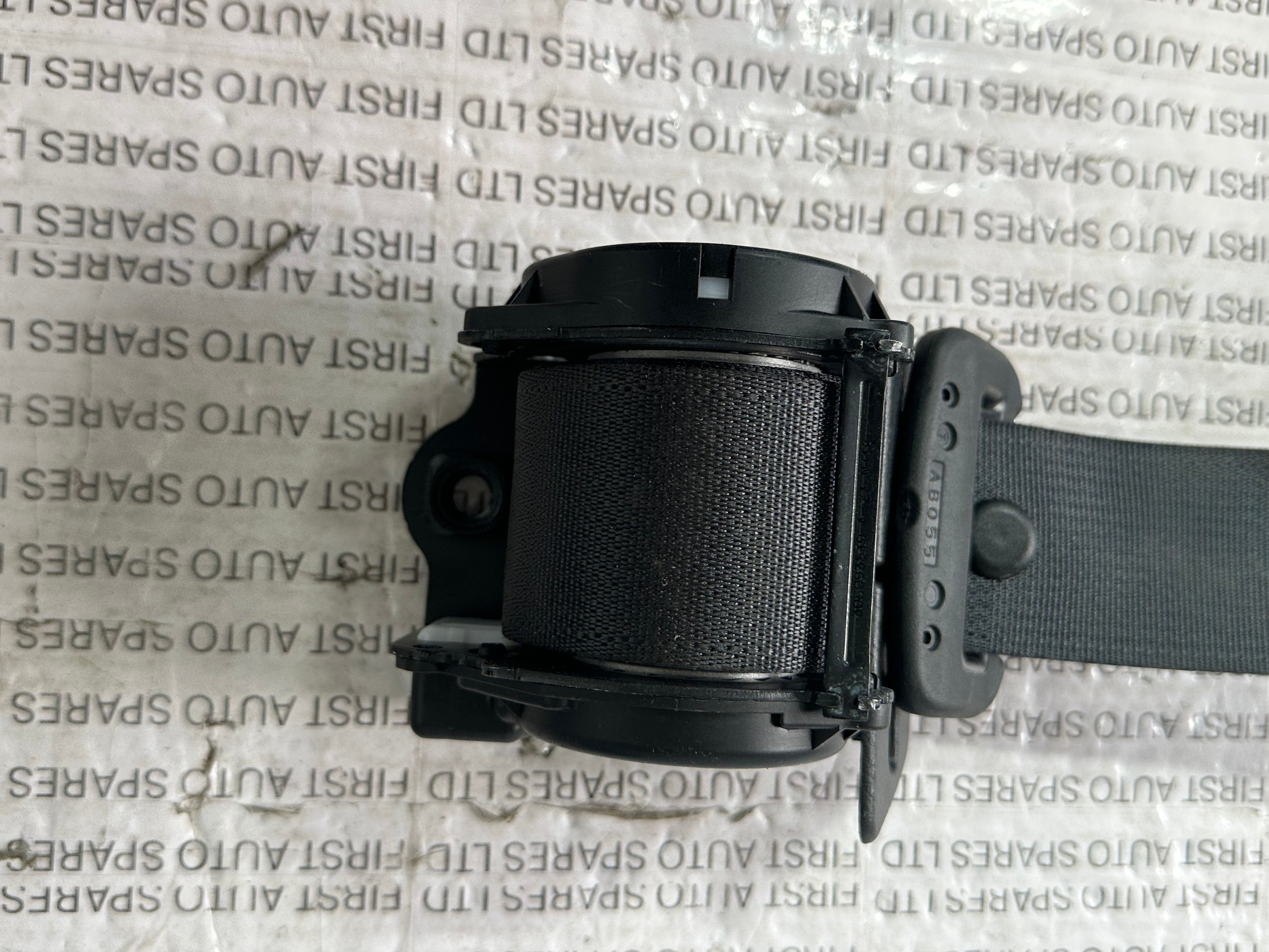 Nissan Qashqai Rear Seatbelt Buckle #2 (80920AA)