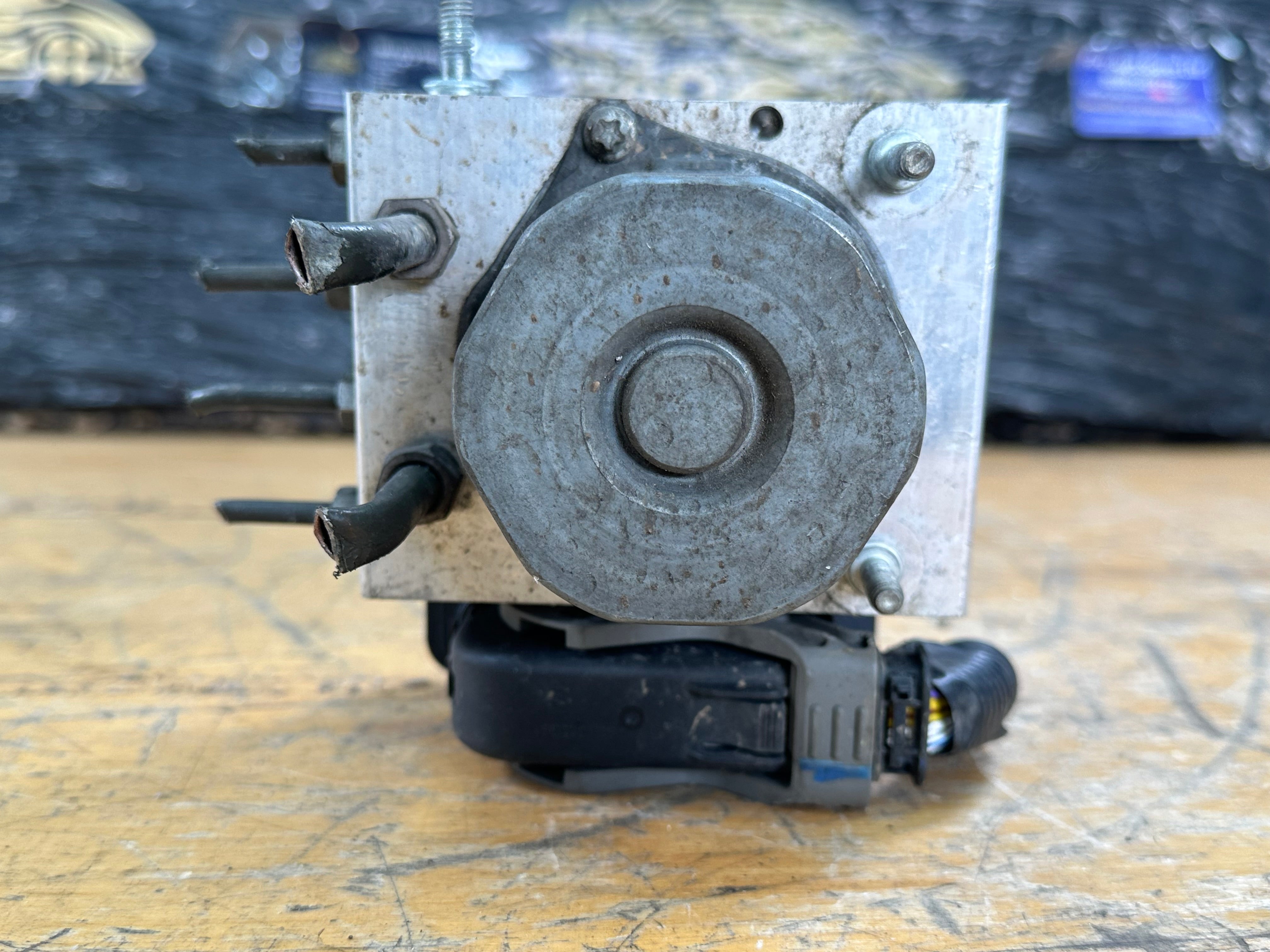 Ford Transit 2013–2018 ABS Pump Modulator Control Unit (BK31-2C405-CD)