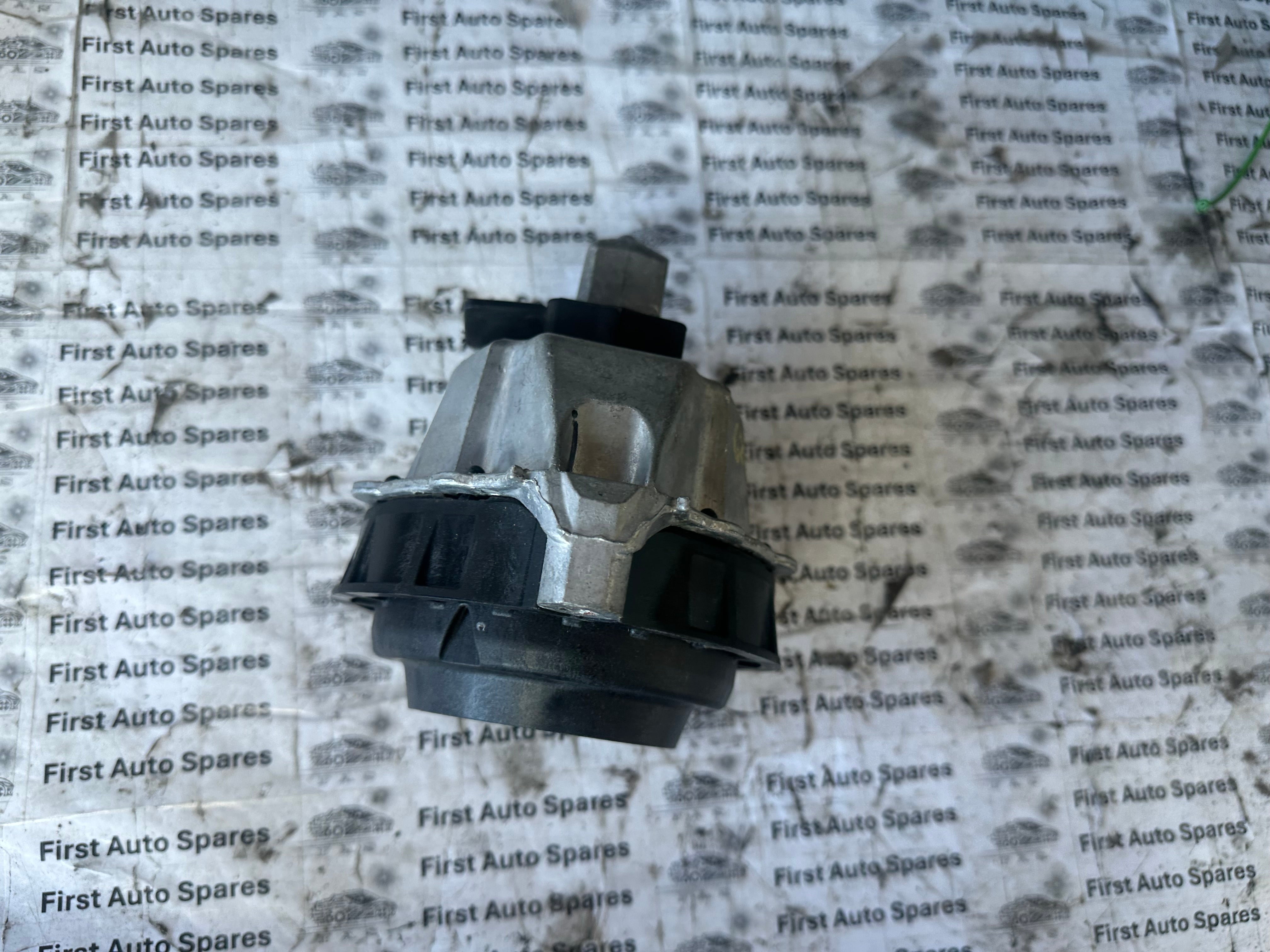 BMW 3 Series G20 G21 Driver’s Right Side Engine Mount (7581618-02)