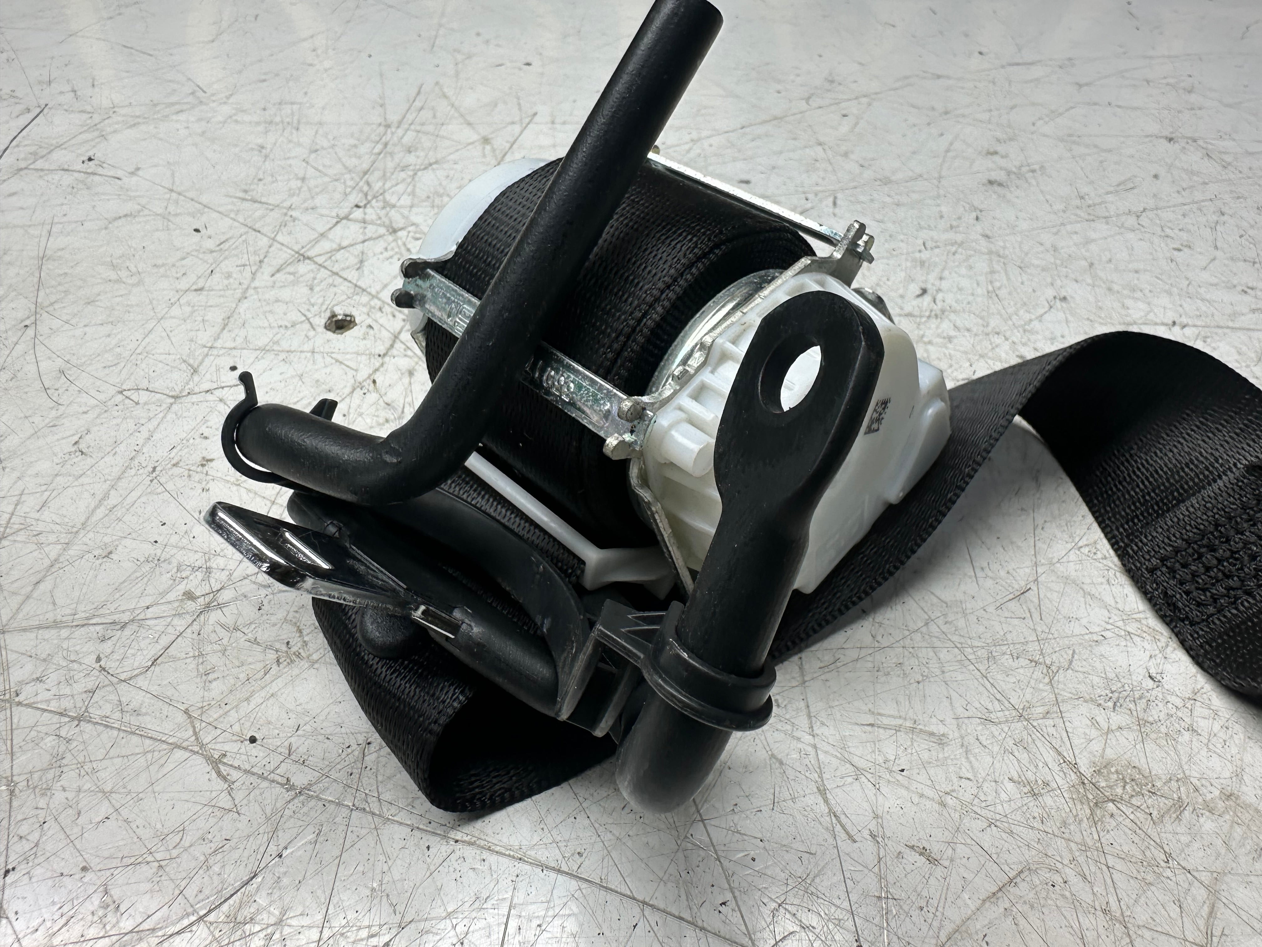 BMW i3 I01 2018-22 LCI Seat Belt Driver Rear Right Side Black (34128955D)