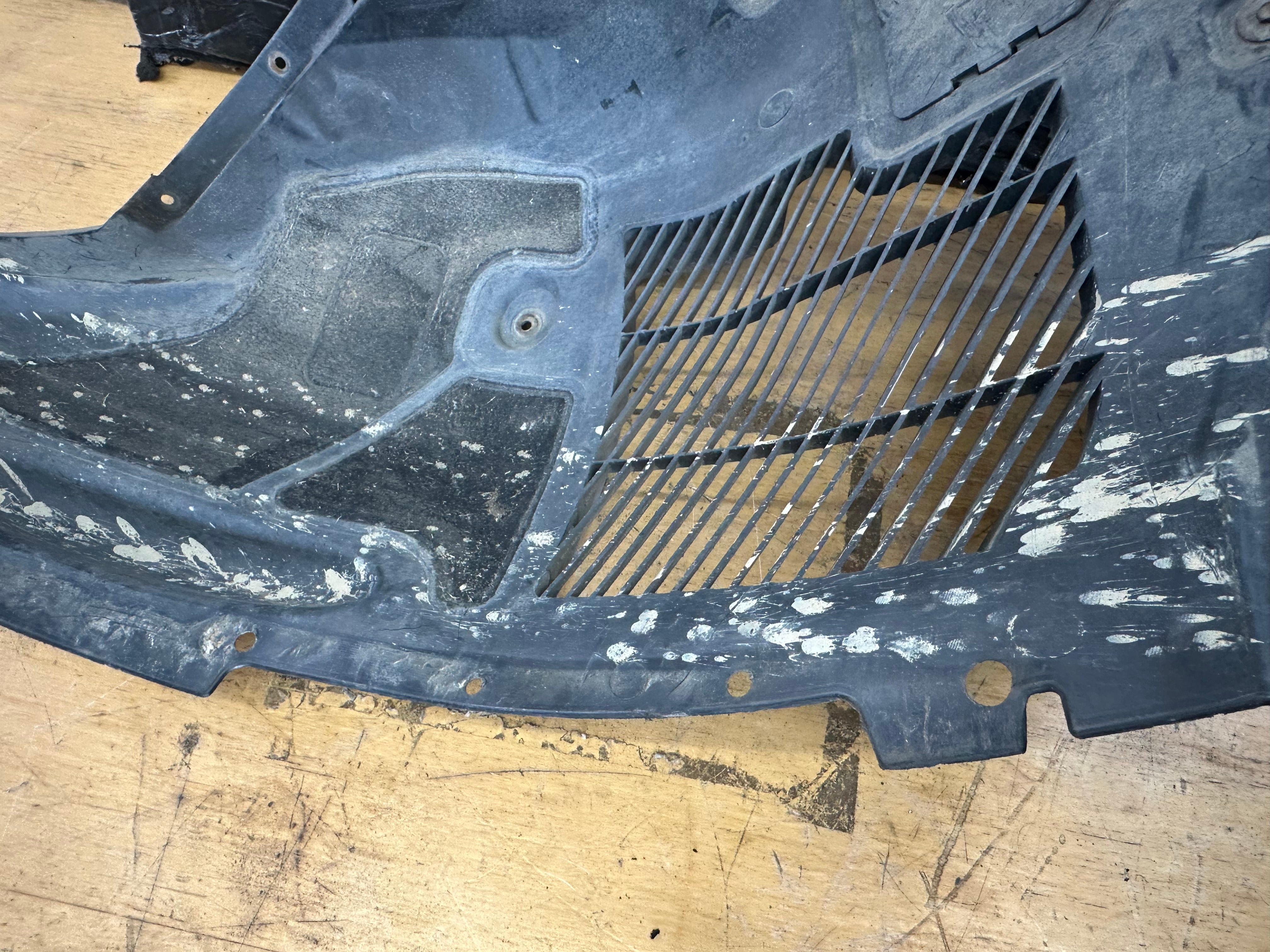 BMW X5 Driver Right Front Wheel Arch Liner Cover (51717325405) (108341-10)