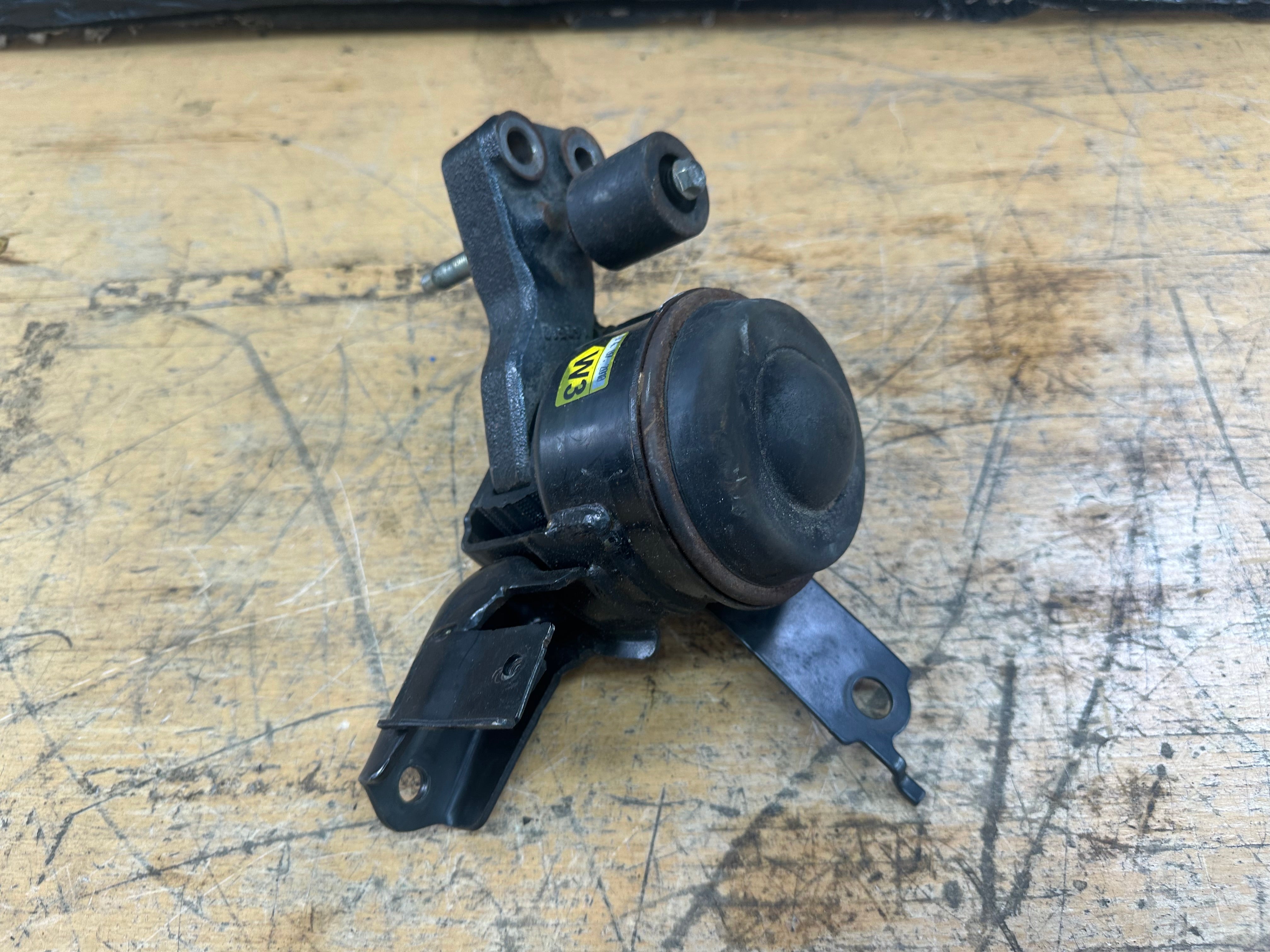 Toyota Yaris 2018 MK3 1.5 Petrol Hybrid Engine Mount (W3)