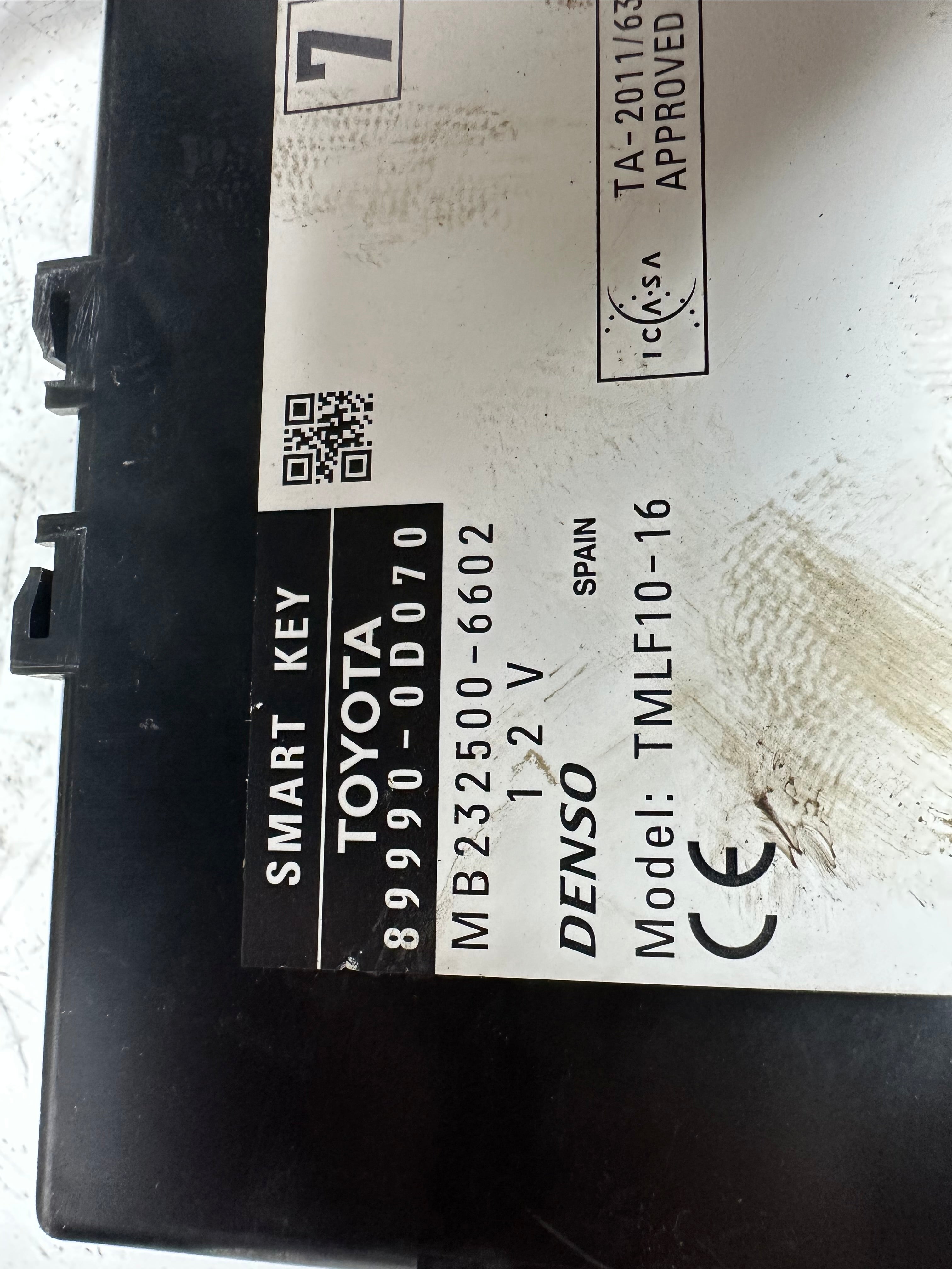 Toyota Yaris Hybrid HEV XP130 Smart Key Control Module (89990-0D070) (MB232500-6602)