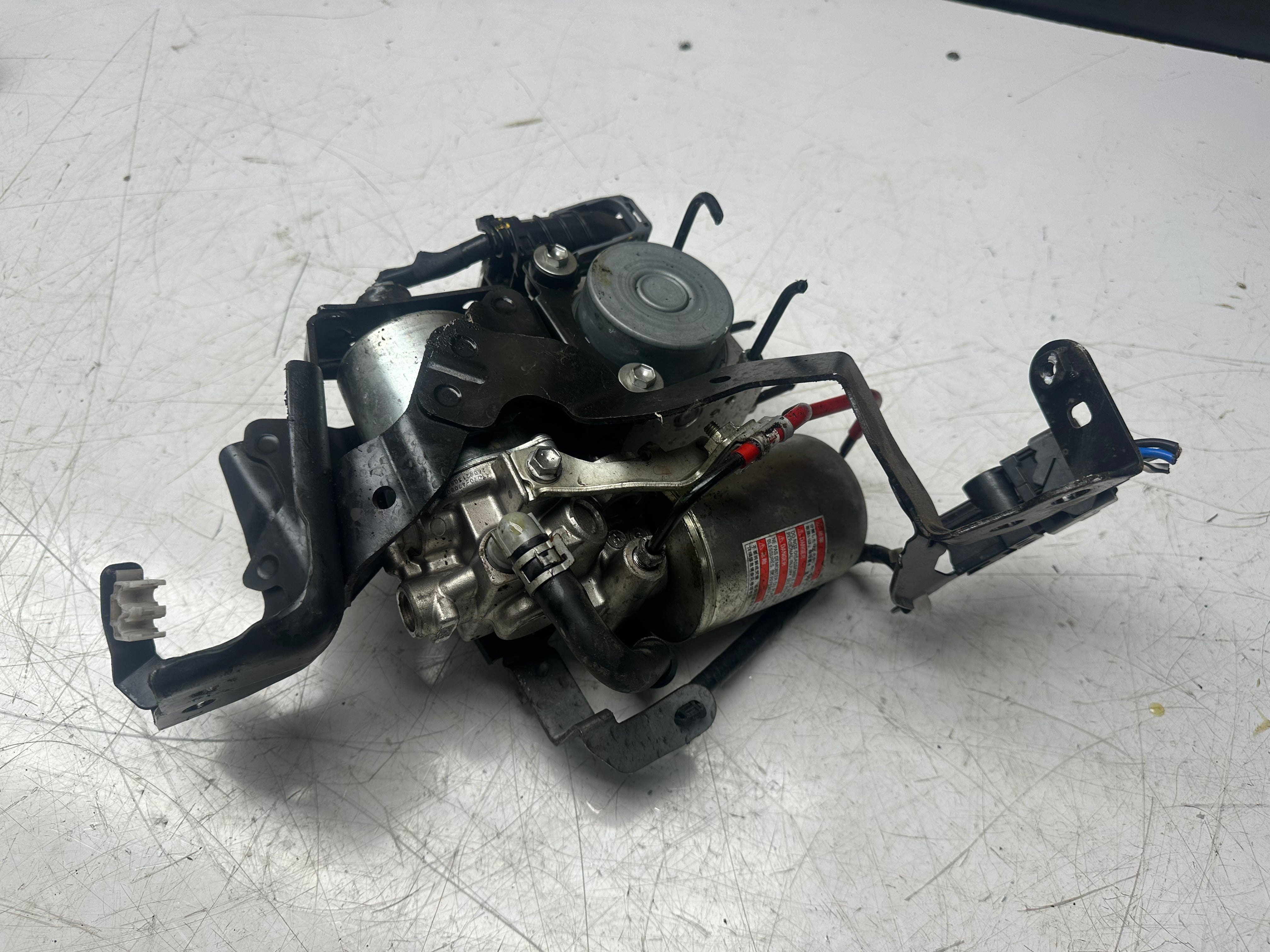 Toyota Prius 2016–2021 Hybrid Brake Booster Pump ABS Pump & Module (44510-47070)