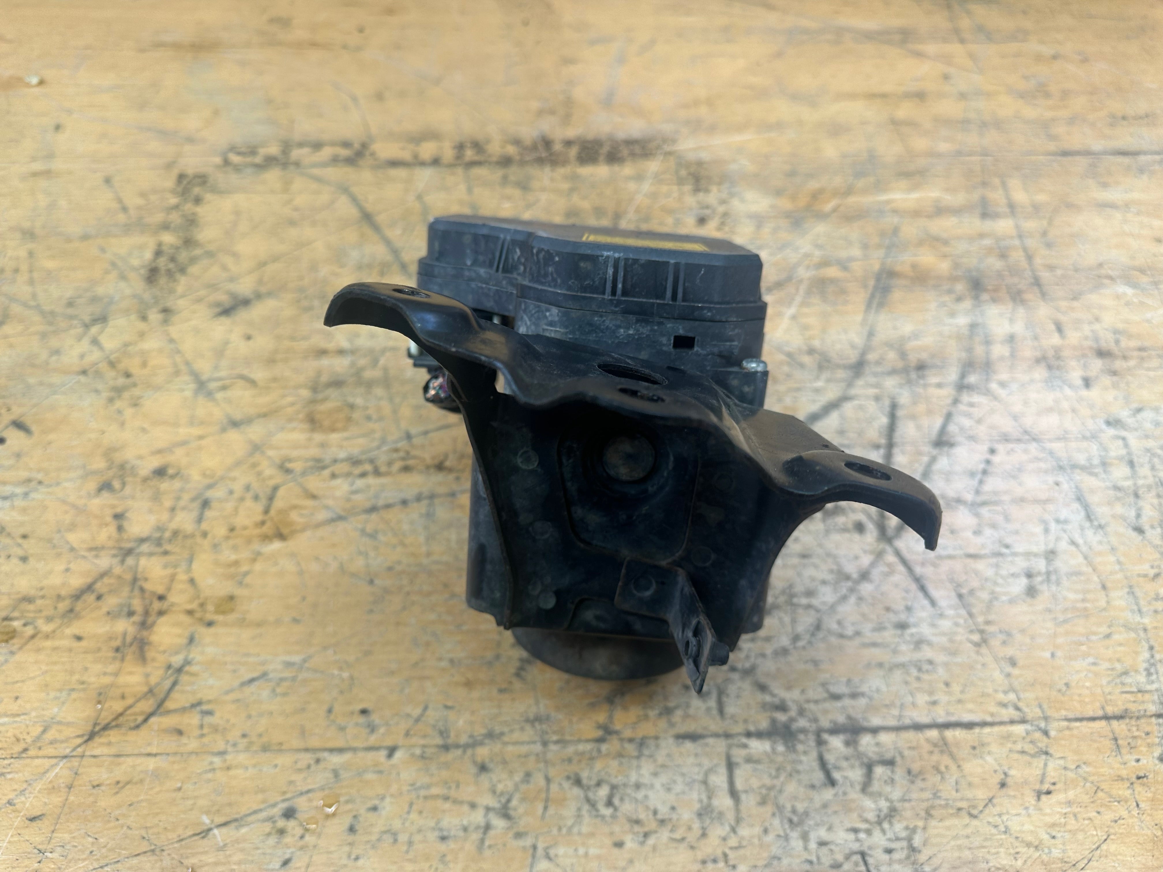 Toyota RAV4 2005-2010 2.2 Diesel Hydraulic ABS Brake Pump (44540-42100)