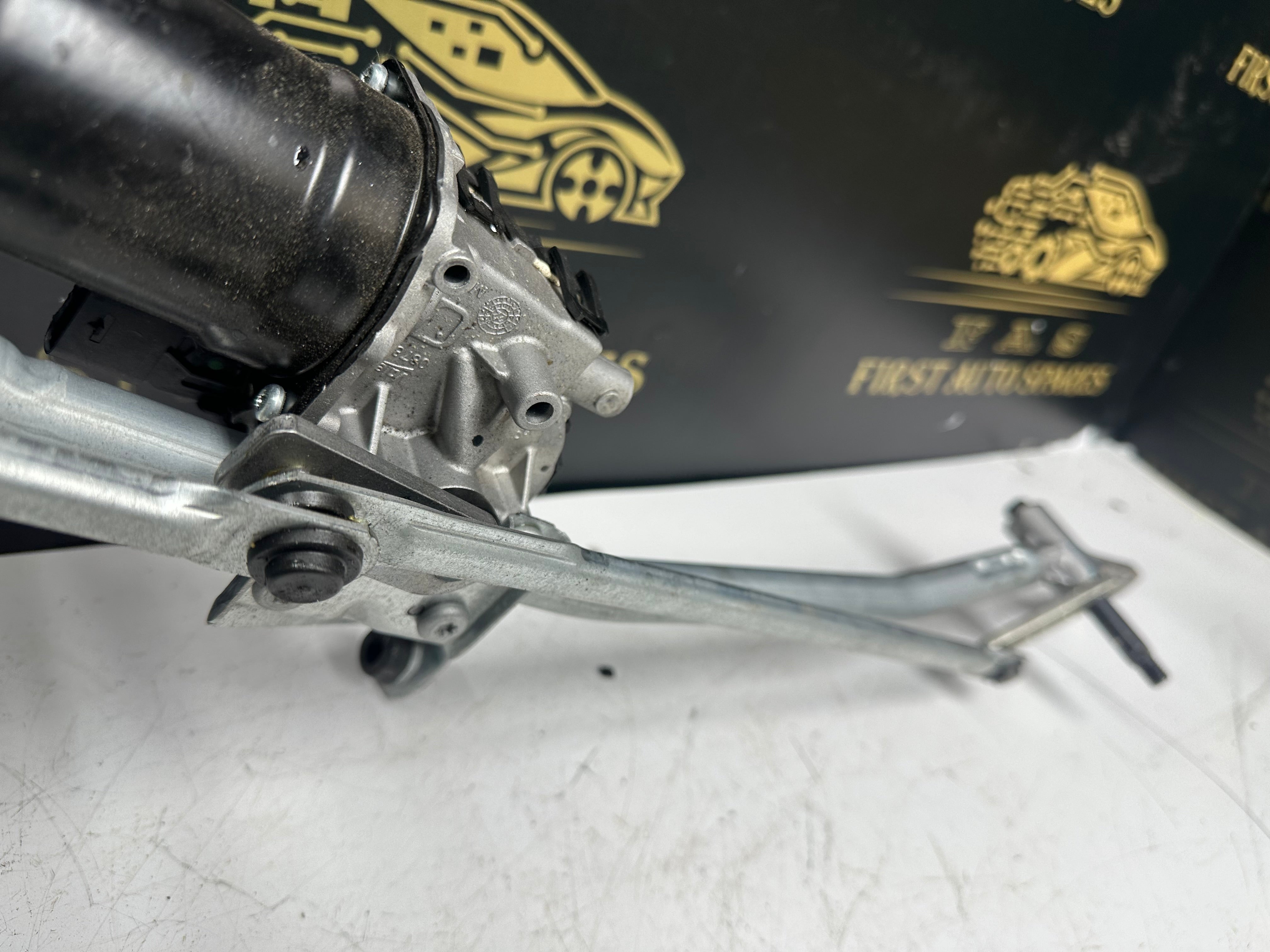 BMW 3 Series Front Windscreen Wiper Motor & Linkage (W000090851) (W000090818)