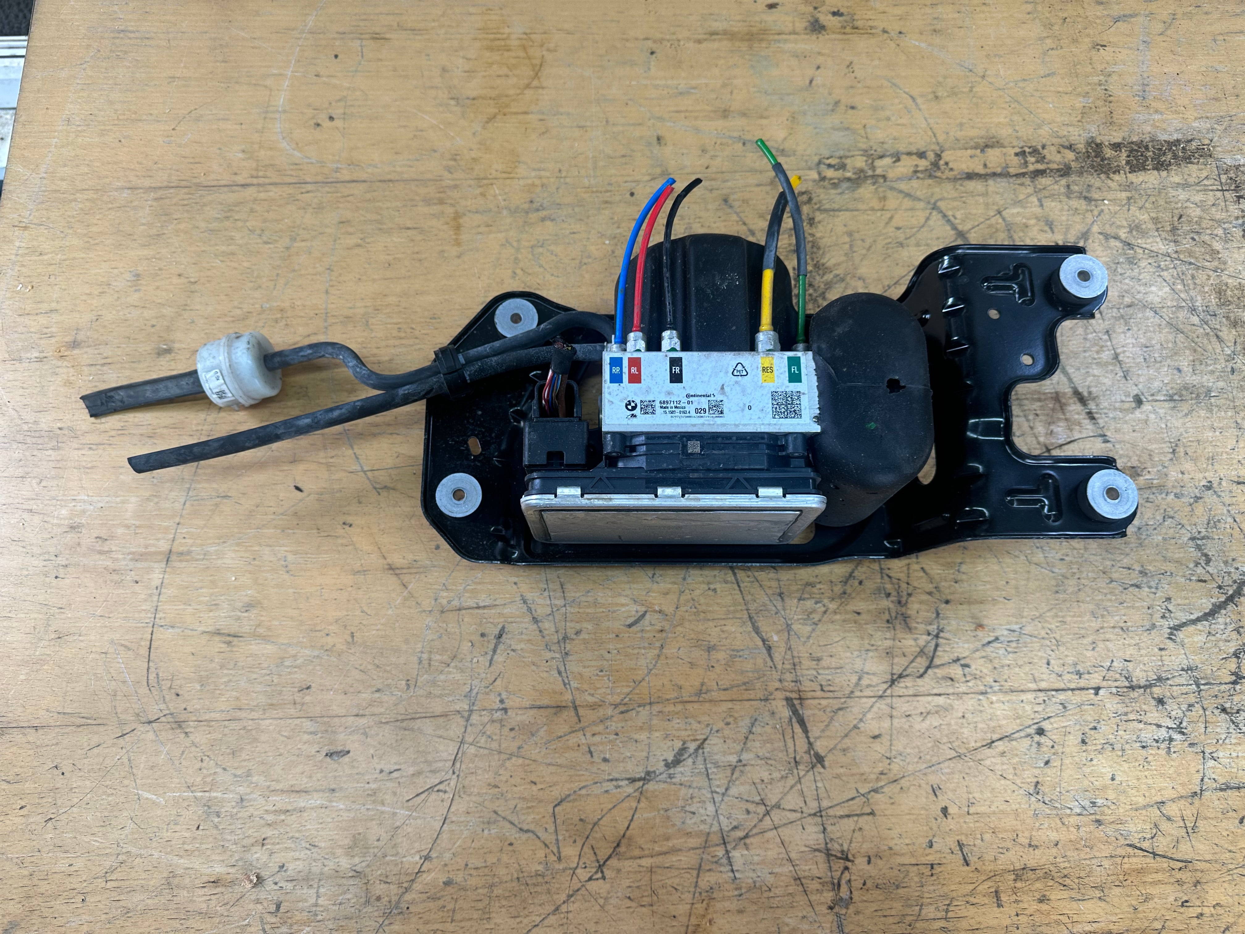 BMW X5 Series G05 2019 Air Suspension Compressor Pump Module 2ALF (6897112)