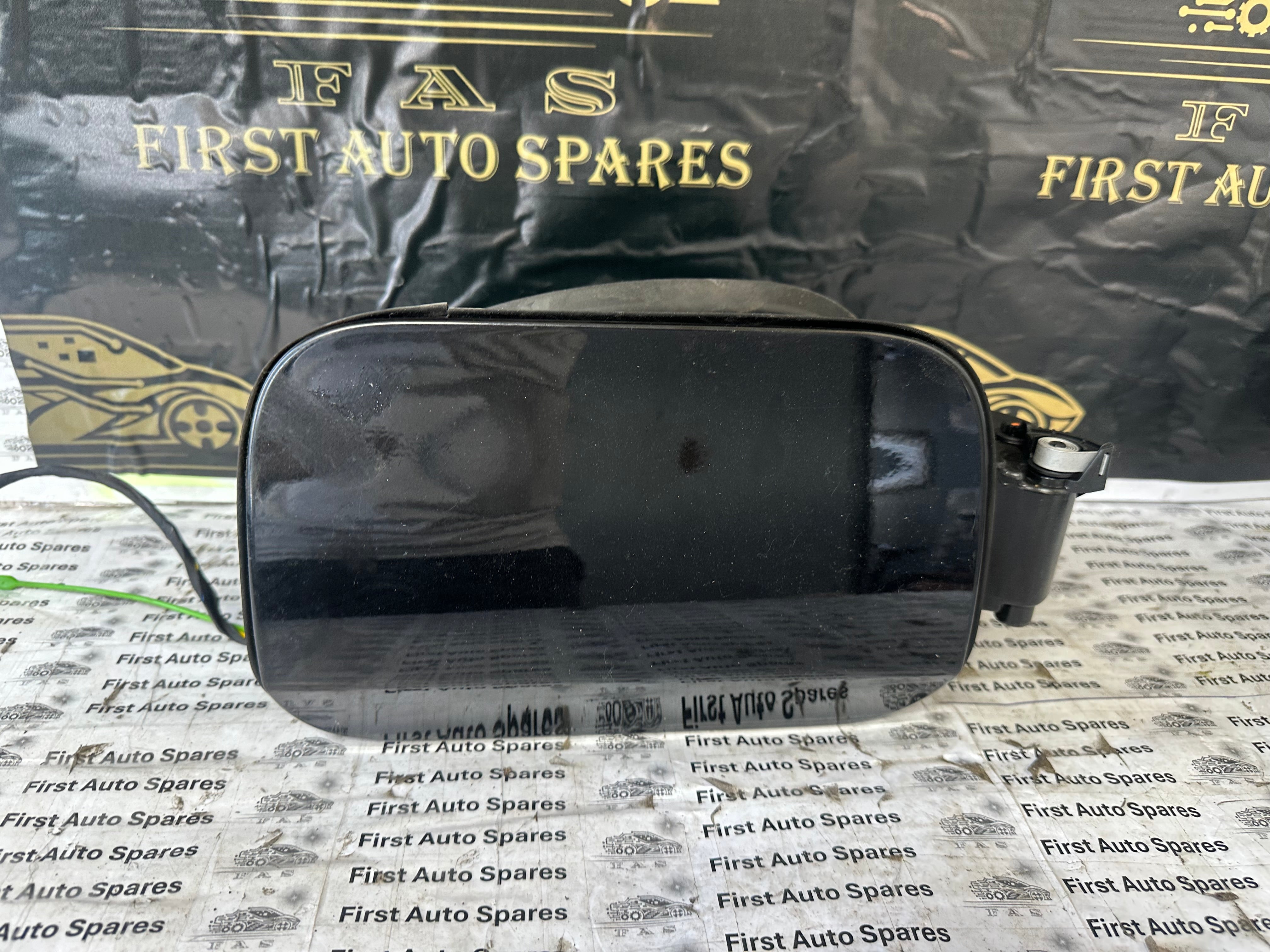 BMW 5 Series g30 Complete Fuel Filling Flap with Inner Plastics (61177387940) (118844-10) (1350775-05)