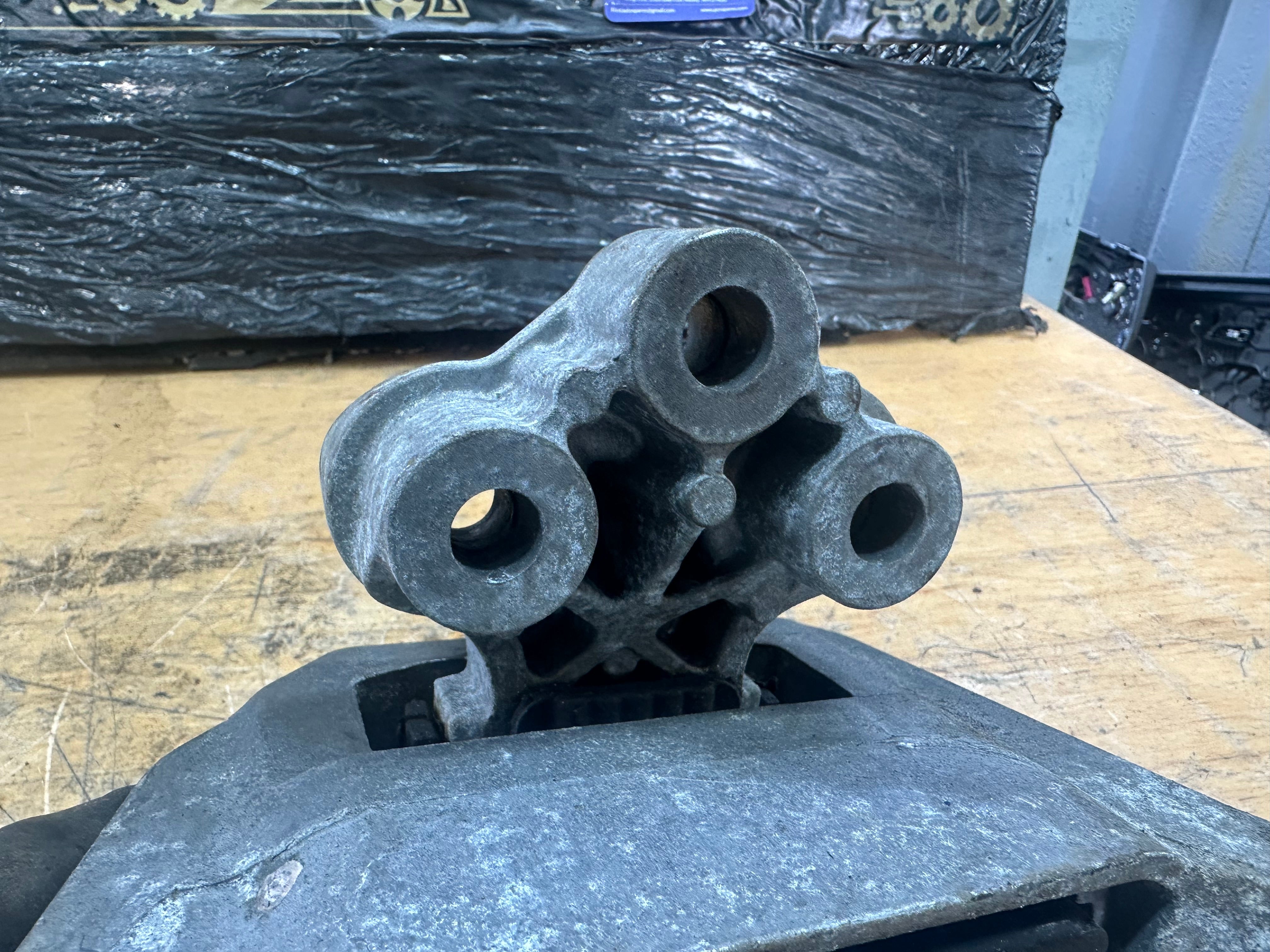 Ford Focus 2021 Right Driver’s Side Engine Mount 1.0L Petrol (JX61-6F012-AG)