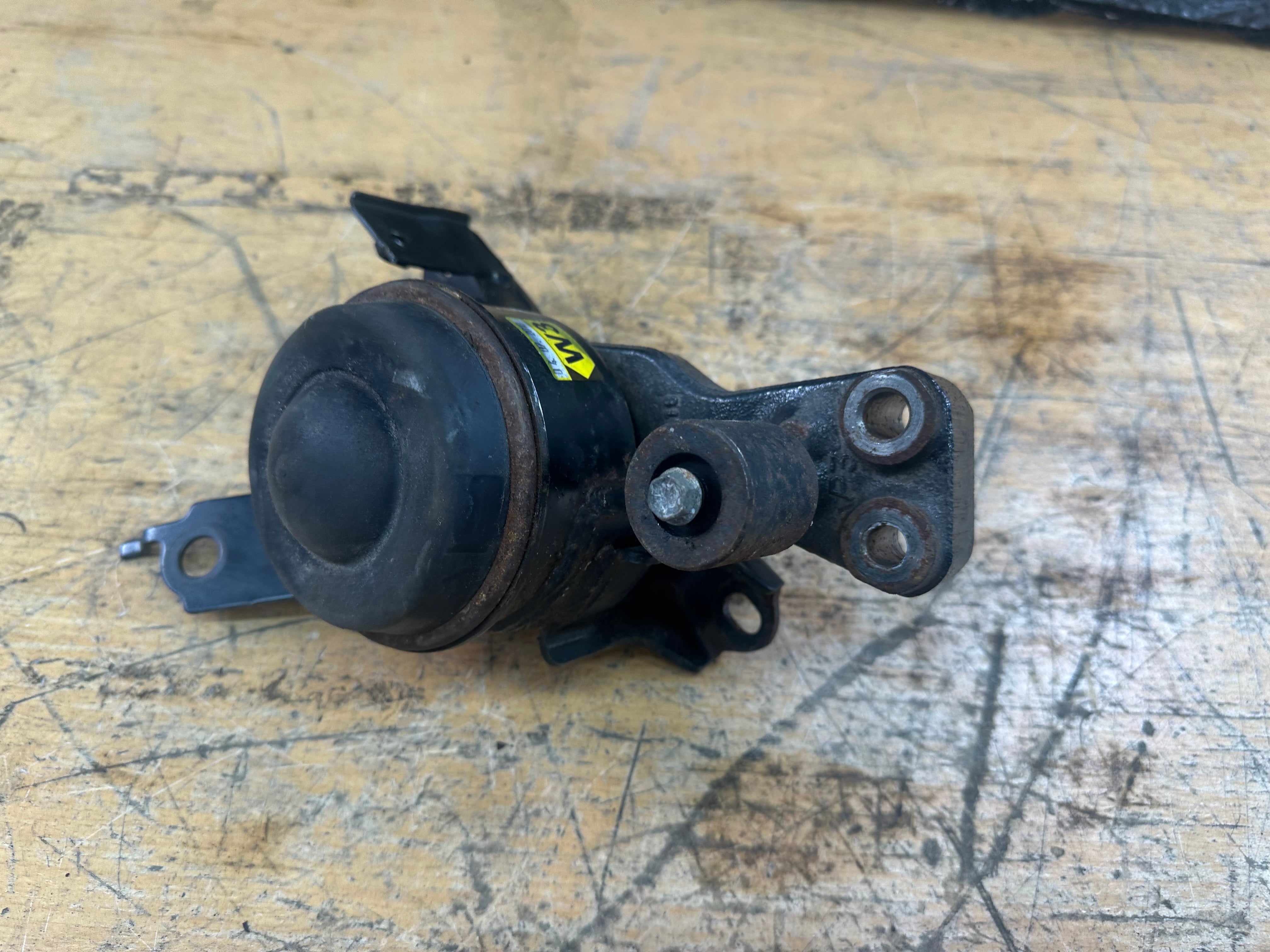 Toyota Yaris 2018 MK3 1.5 Petrol Hybrid Engine Mount (W3)