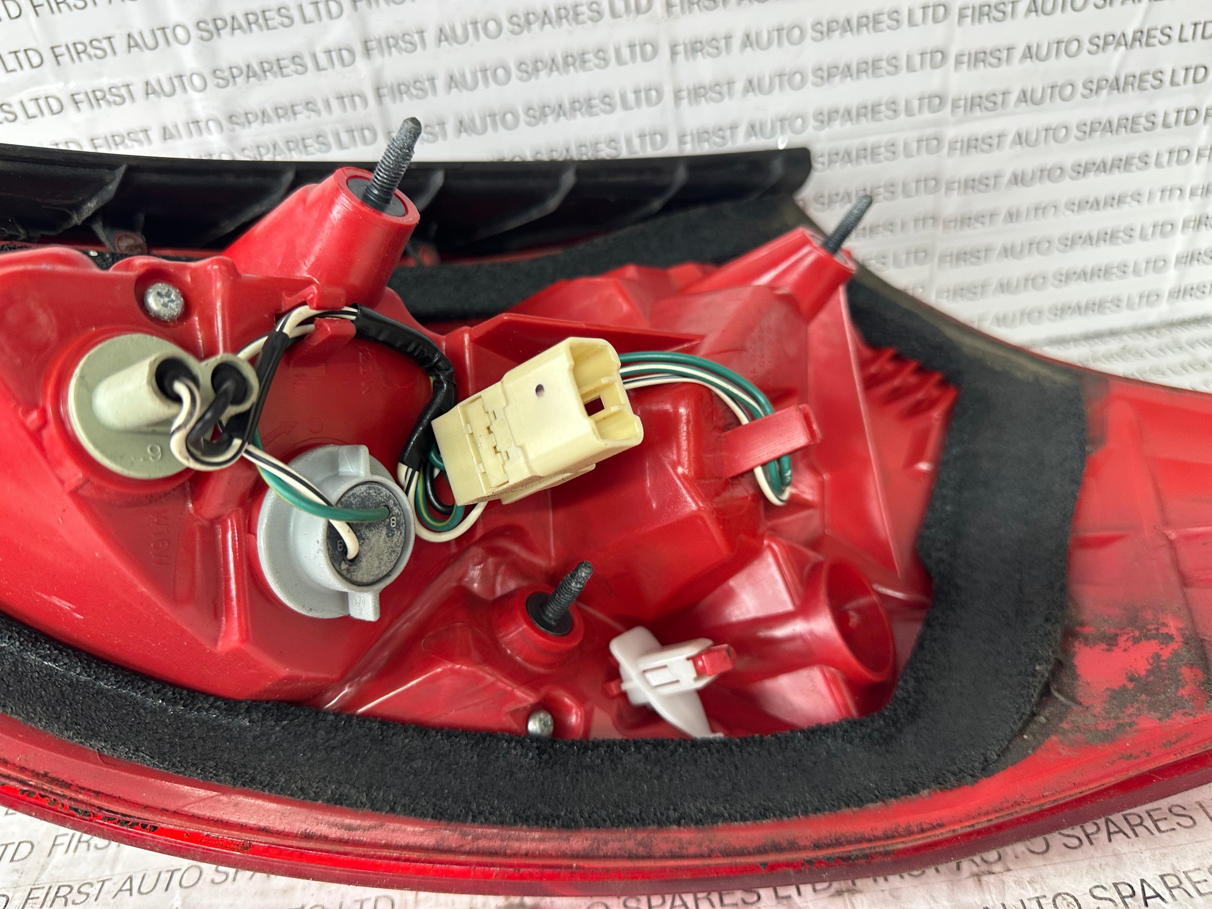 Toyota RAV4 2007 5-Door Left Rear Tail Light