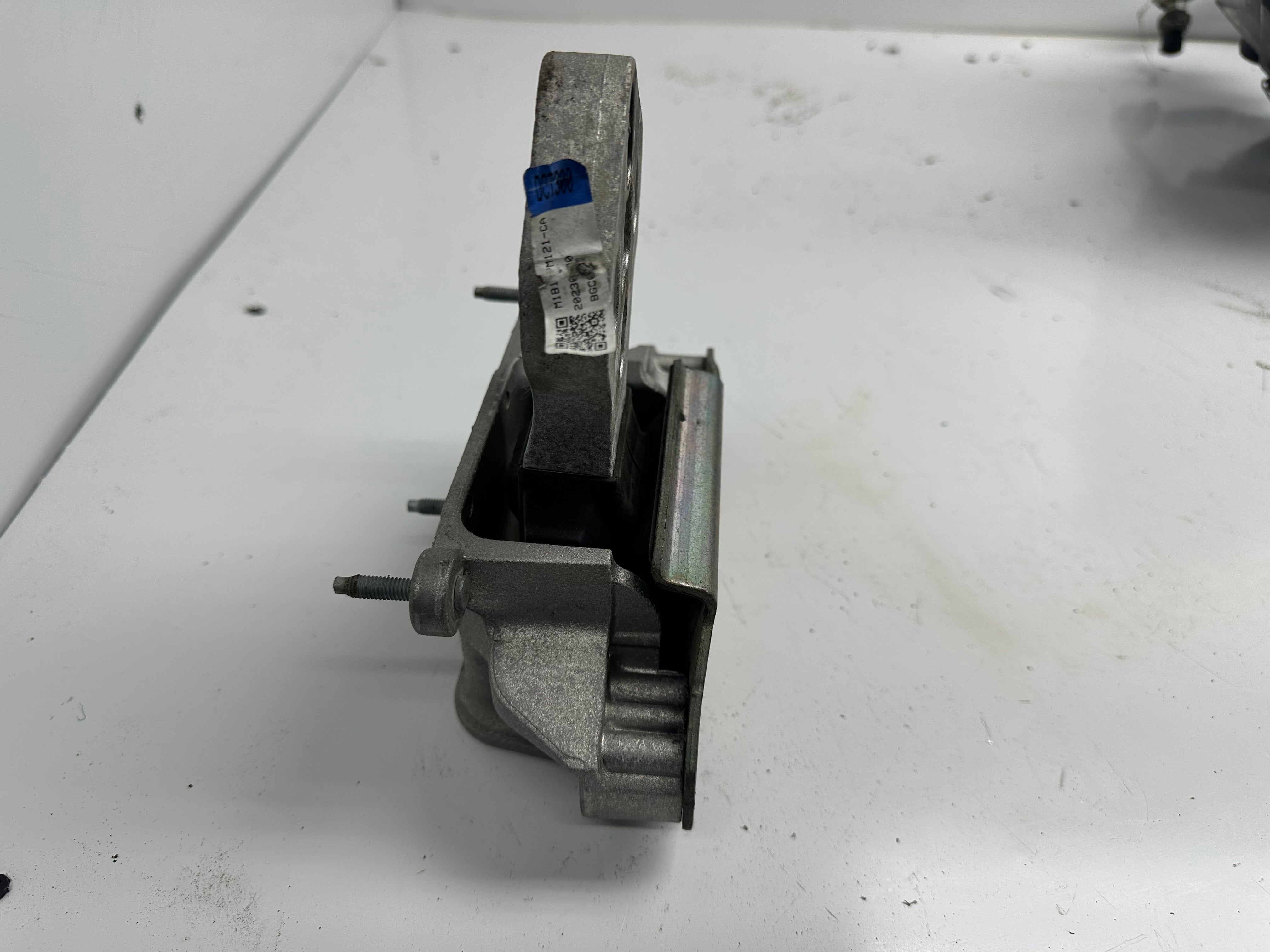 Ford Fiesta Titanium MK8 Gear Box Mount Left (M1B1-7M121-CA)