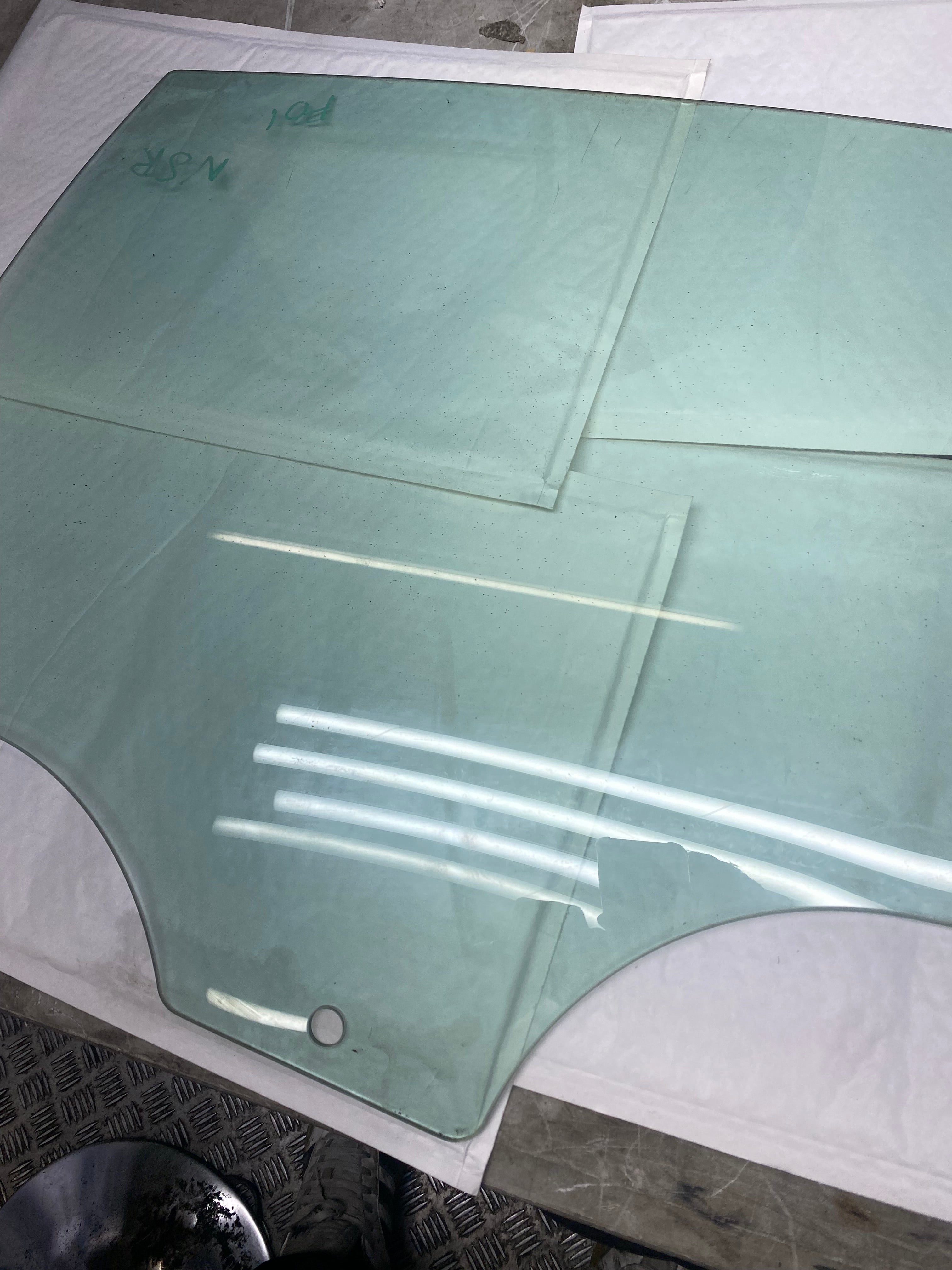 BMW 7 Series F01 Rear Passenger Side Window Glass 2008–2015