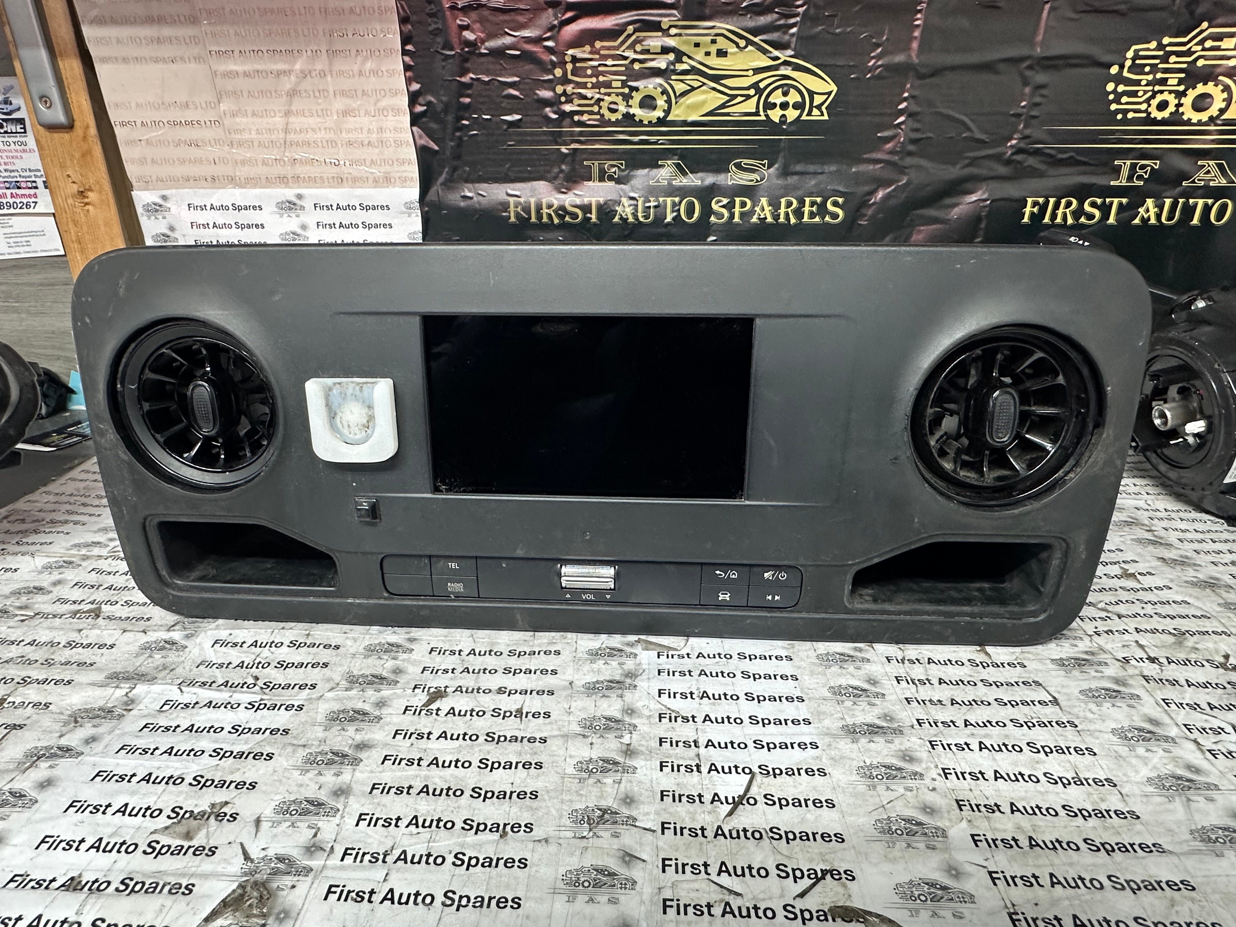 Mercedes Sprinter 907 2018-On Radio Display (A90790017) (A9108209000)