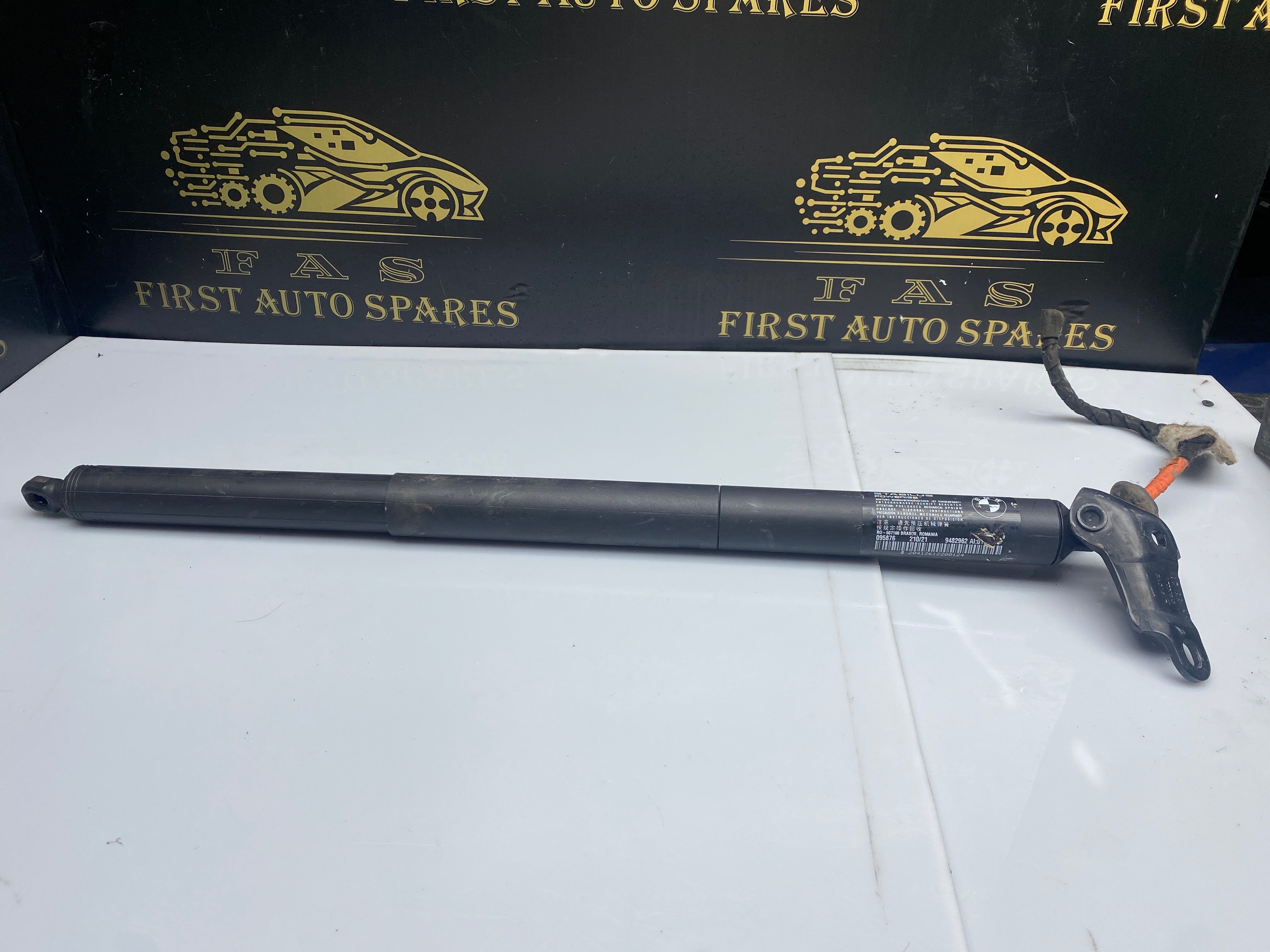BMW X1 F48 Right Side Tailgate Boot Lid Gas Strut (9482962)