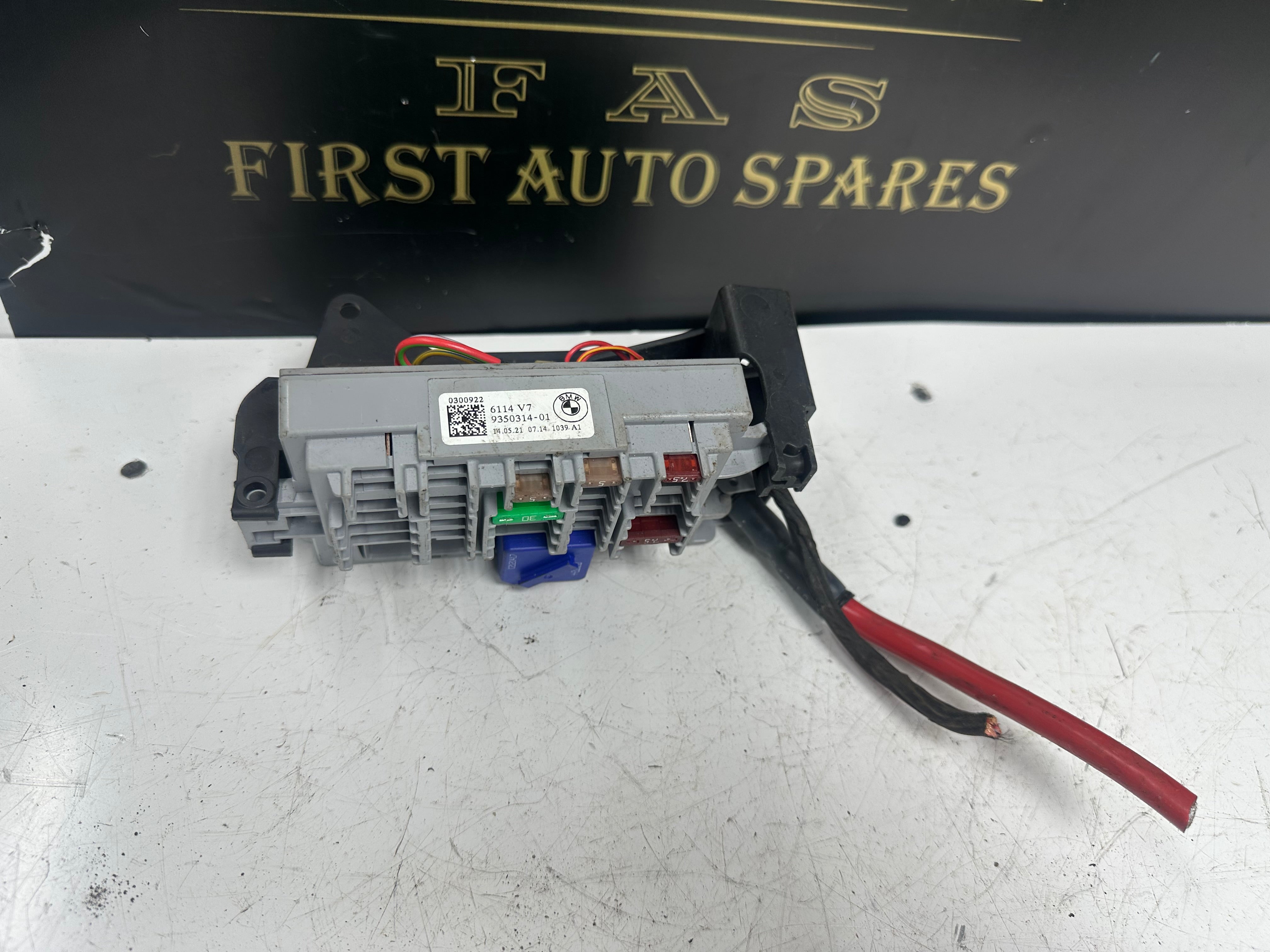 BMW 5, 6 & 7 Series 2017-2023 Front Power Distribution Fuse Box (9350314-01) (6114 V7)
