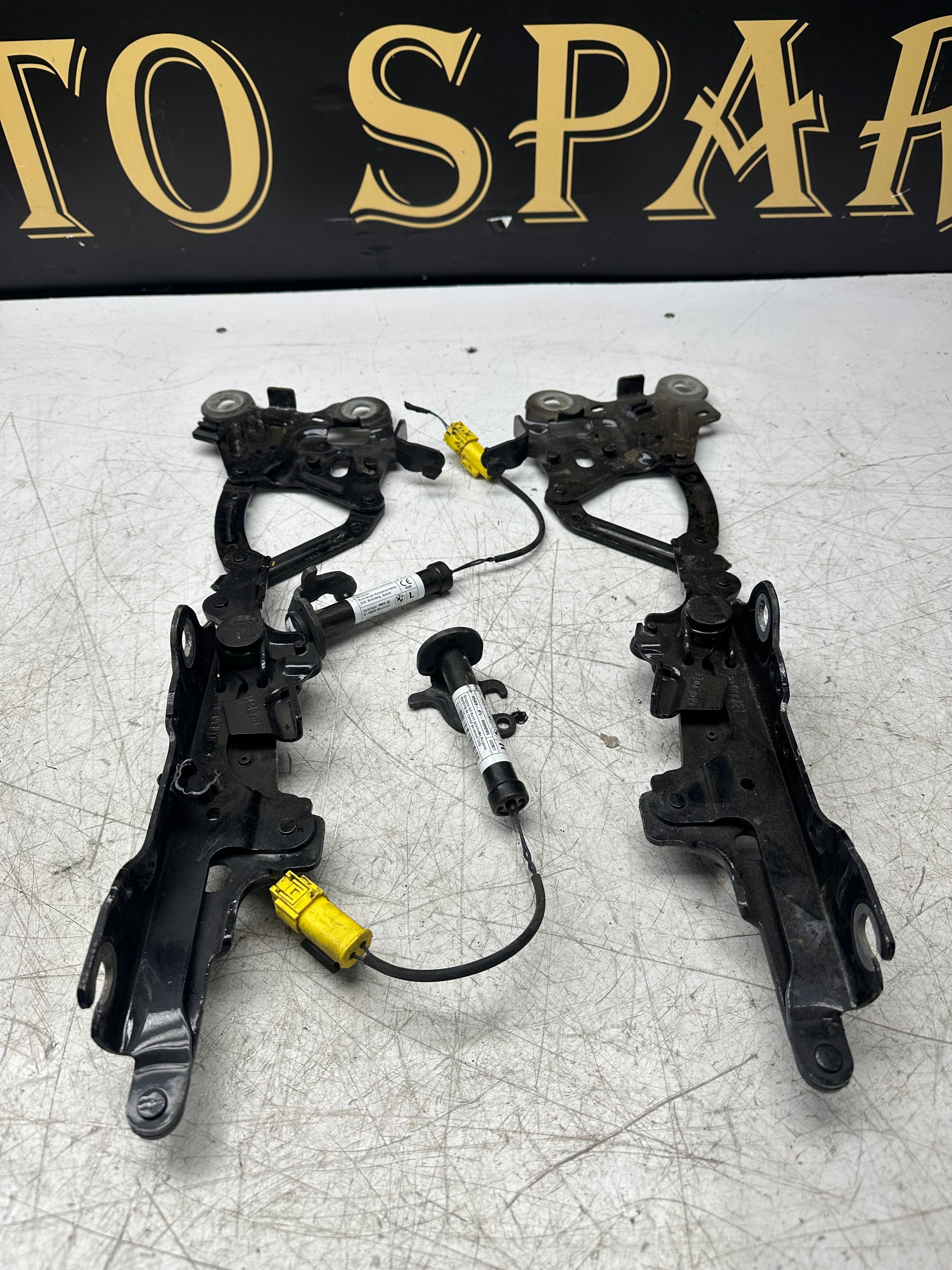 BMW X1 F48 Bonnet Hinge Passenger Side 7329441 – 2015–2022
