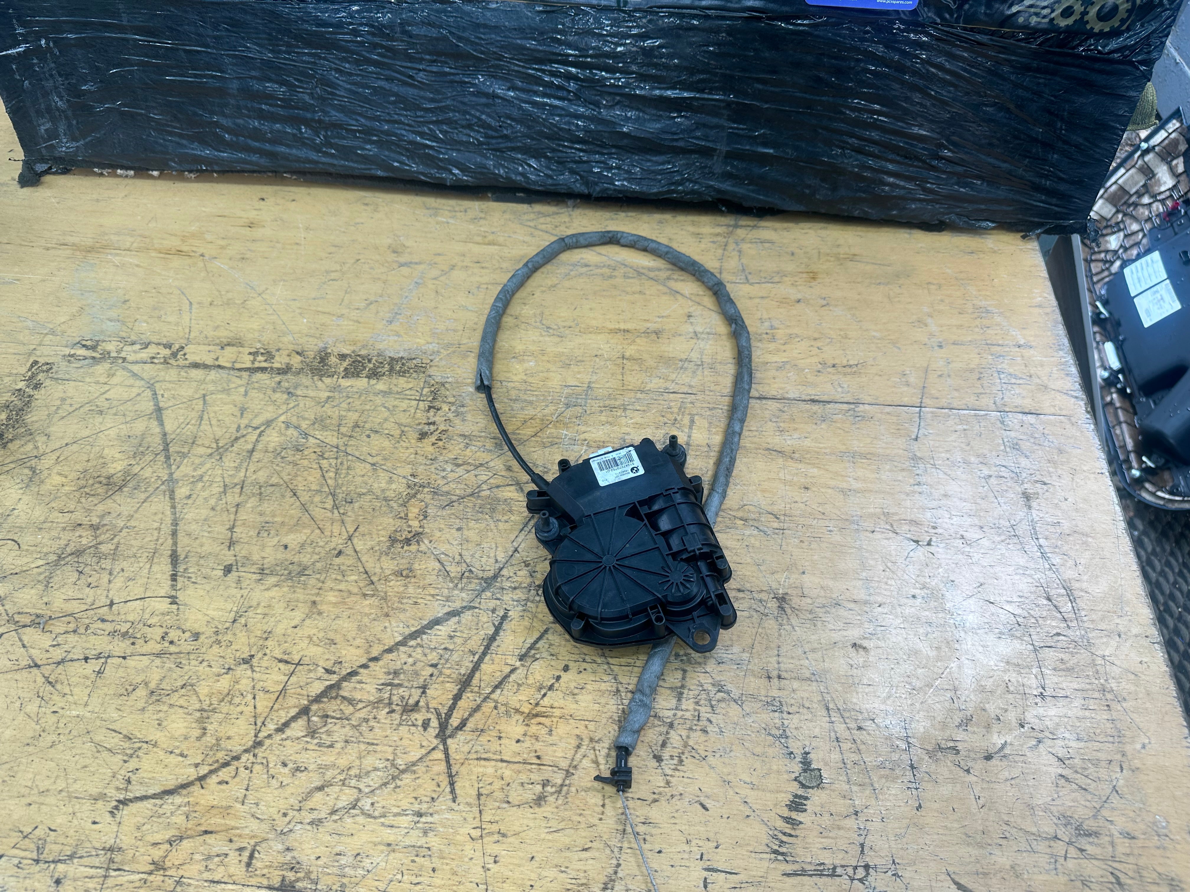 BMW M5 5 Series F10 Tailgate Boot Lock Catch Latch (934404-101) (163672-10)