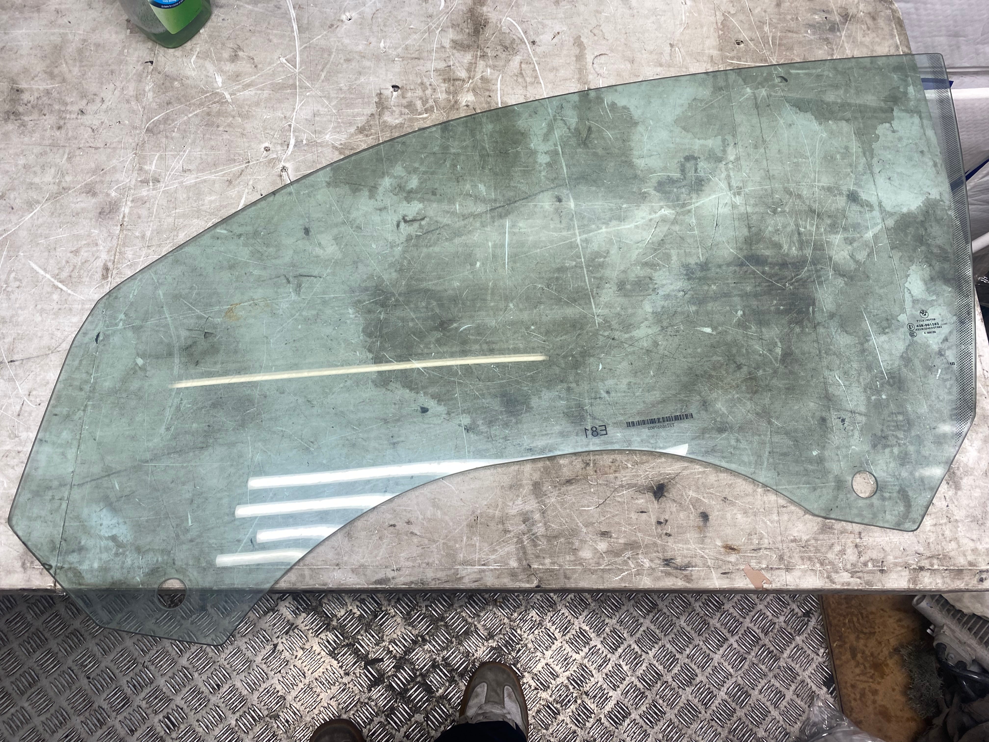 BMW 1 Series E81 Front Passenger Side Window Glass 2006–2012