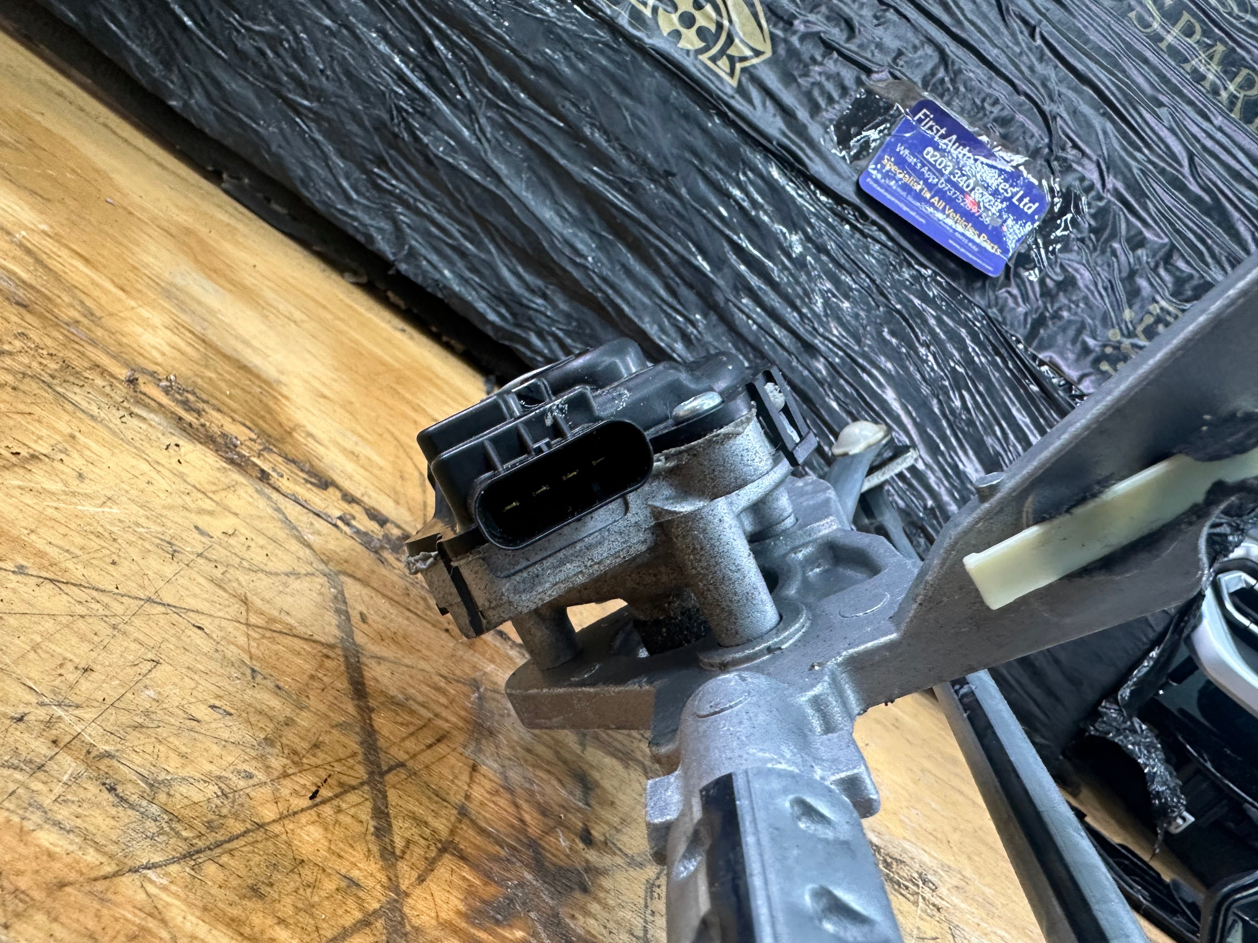 BMW X3 X3M G01 F97 iX3 G08 Wiper Mechanism (7399013) (7399013-09)