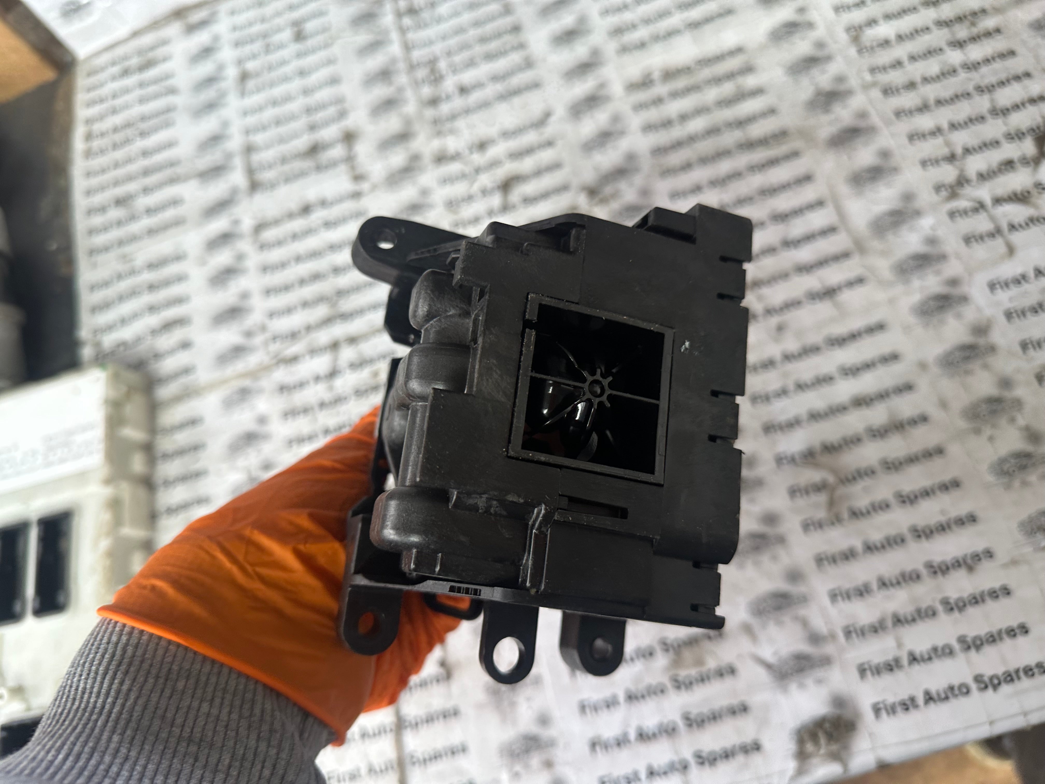 BMW 3 Series Automatic Gear Selector Unit 2012–2015 (926897-01)