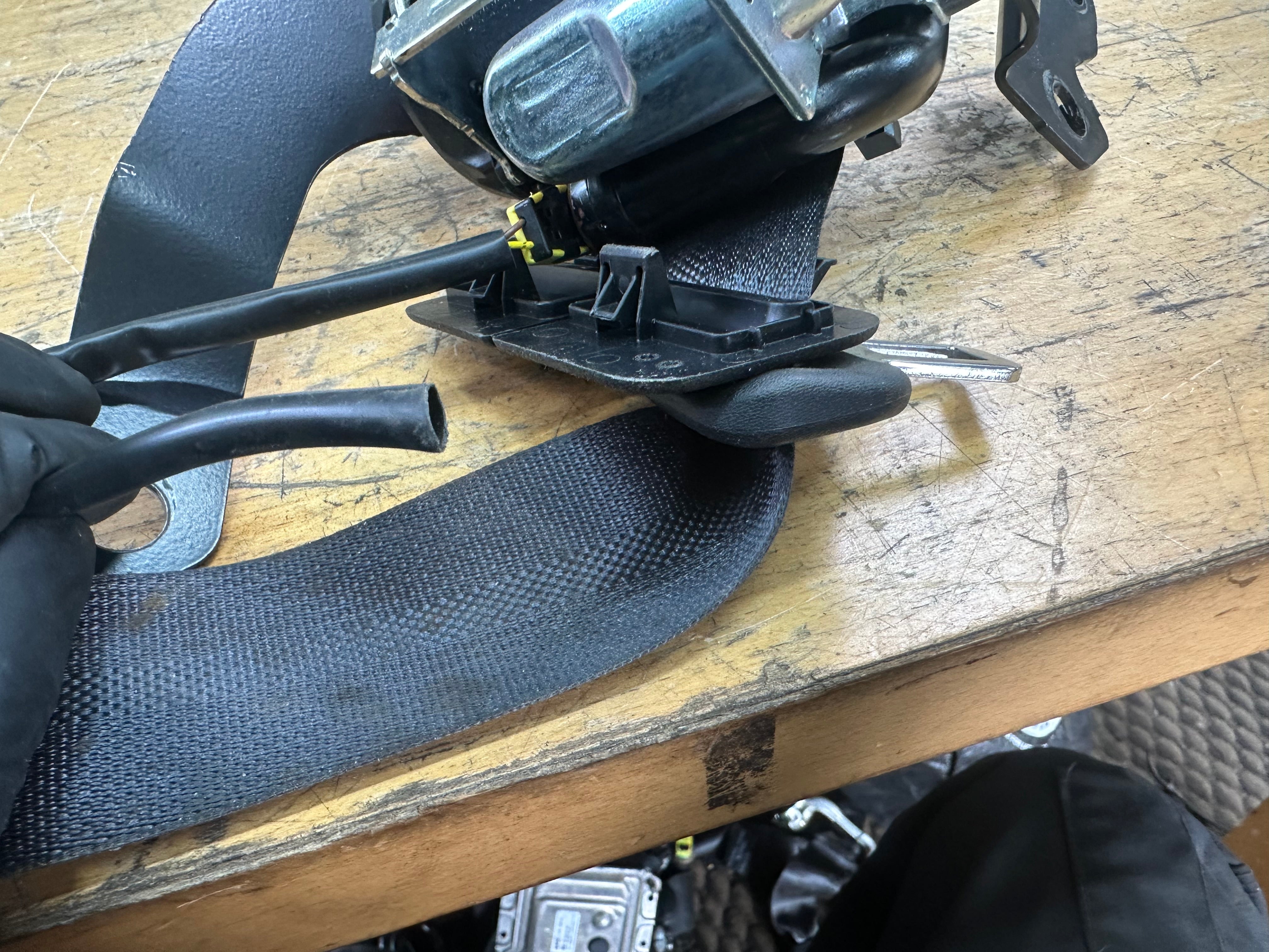 Jaguar XE 2015 Left and Right Rear Seat Belt (0589-P1-000277)