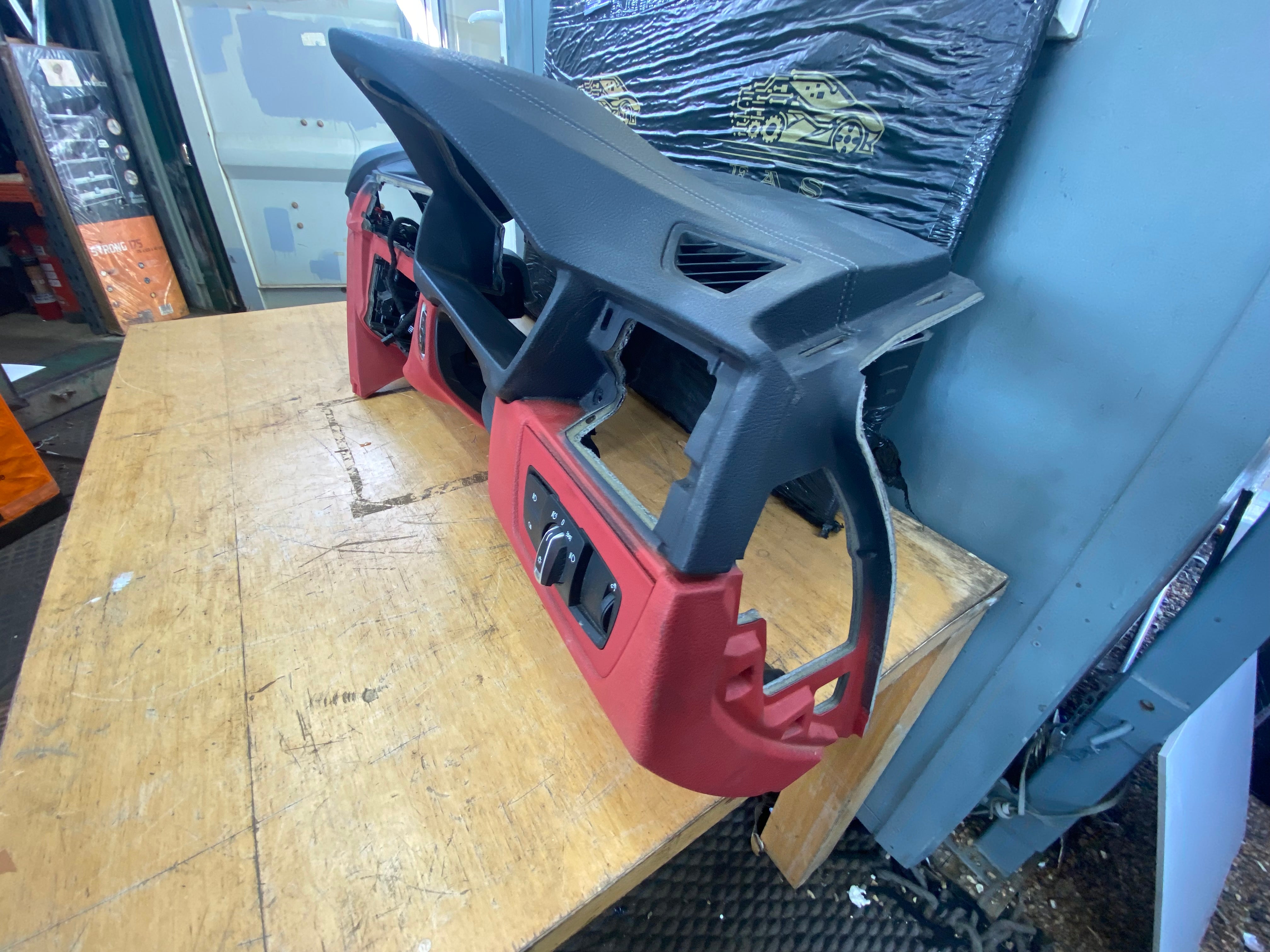 BMW 3 4 Series F32 F33 F36 2017–2019 LCI Dashboard – Harman Kardon